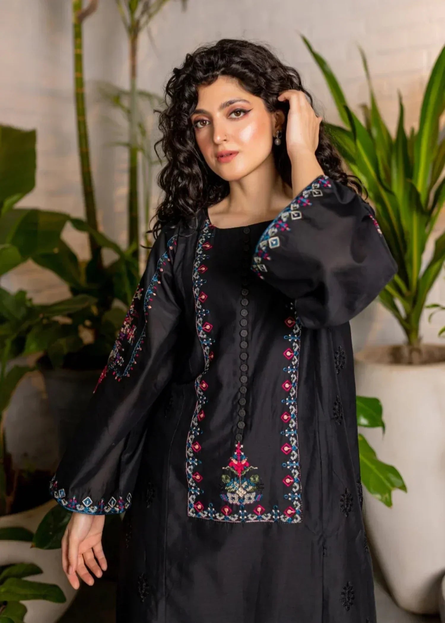 The Turkish Wear AALIYAH EMBROIDERED KURTA SET Women 2pcs