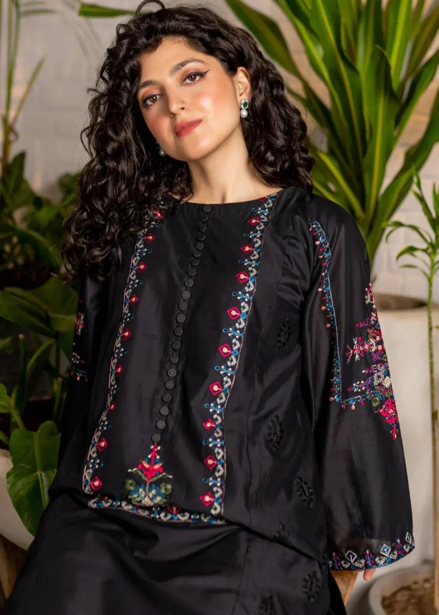 The Turkish Wear AALIYAH EMBROIDERED KURTA SET Women 2pcs