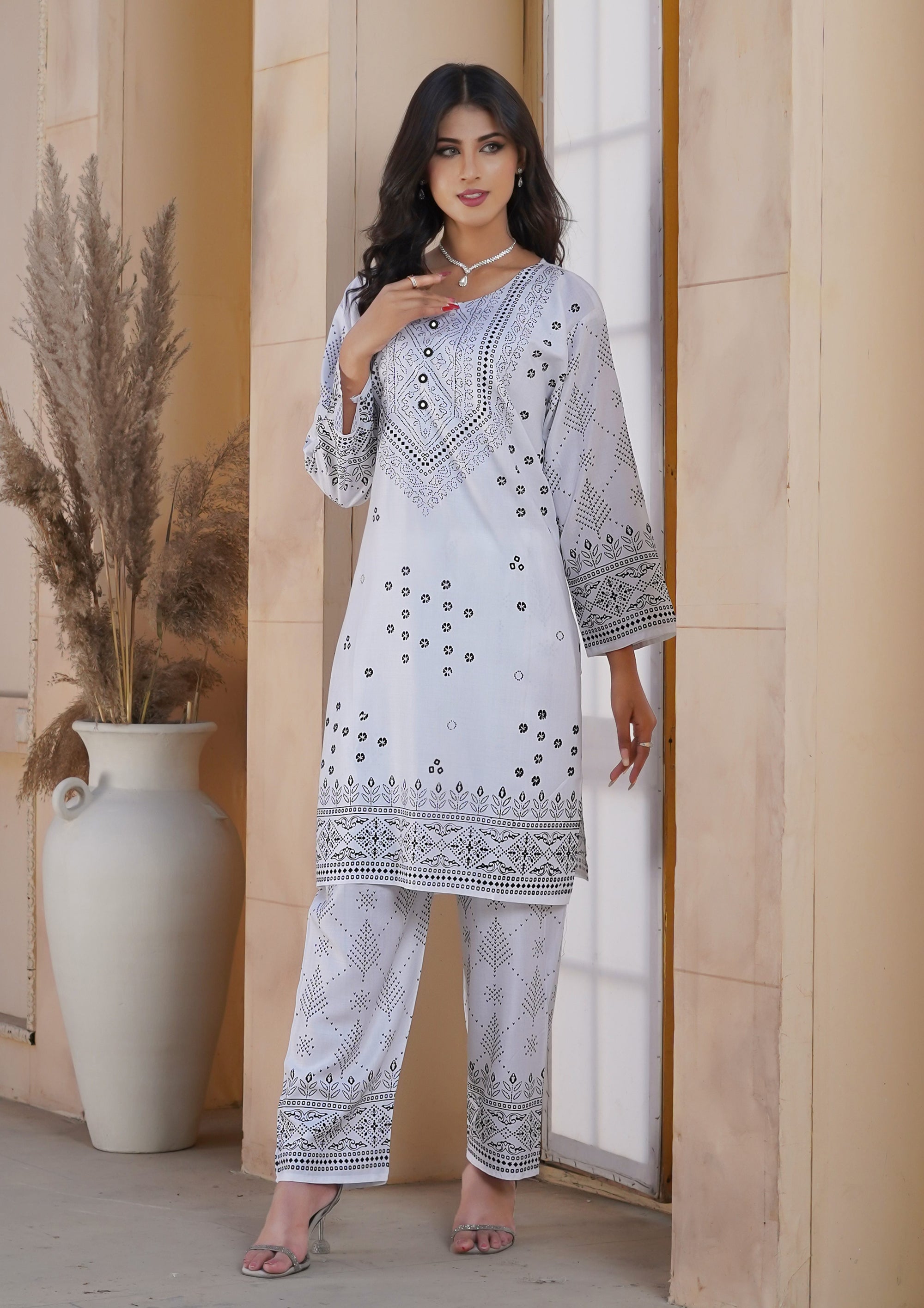 Hamna Kalim Riwayat Two Piece: Comfort and Style Combined White Women 2pcs