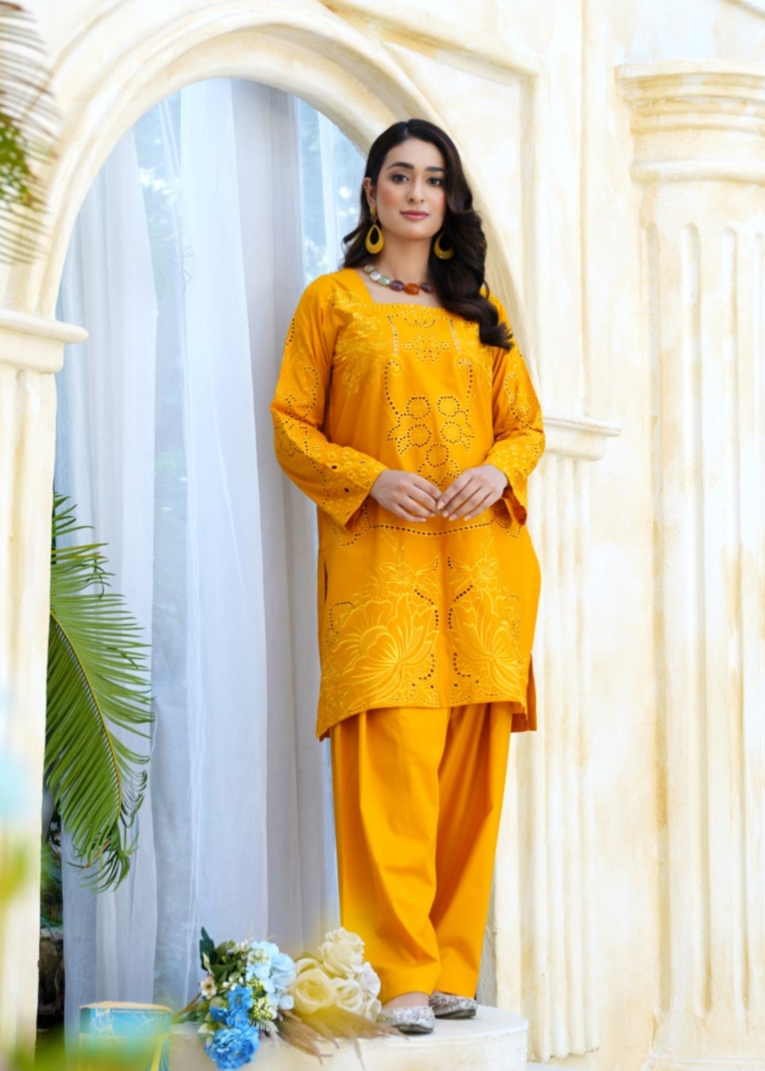 H&U Collection Golden Marigold Women 2pcs