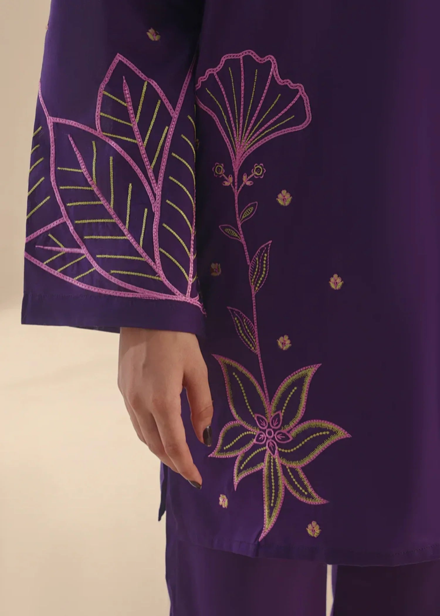 Luxeurs Saga Embroidered Lawn Dress Women 2pcs