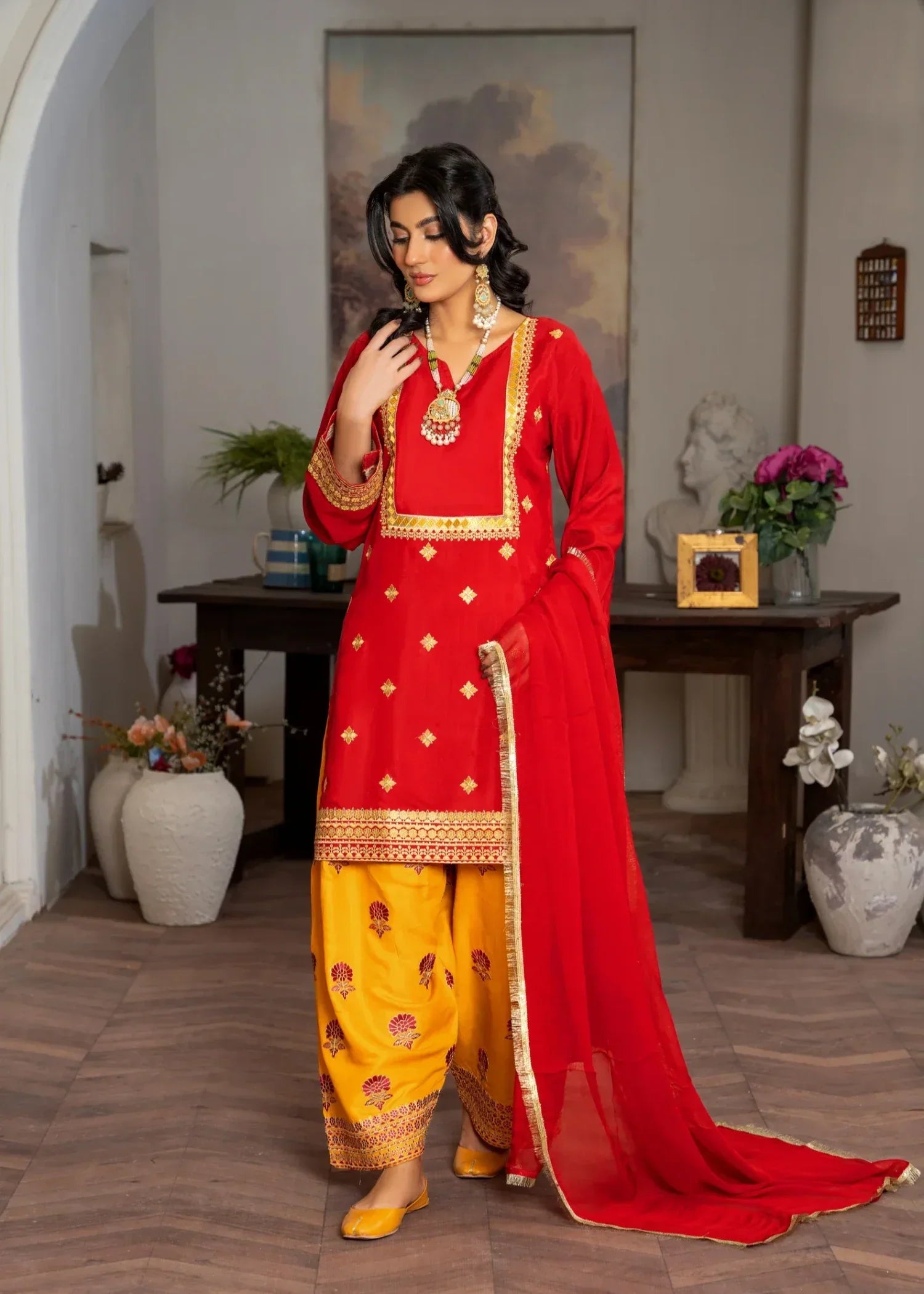 Akhrot Clothing Red Y Women 3pcs