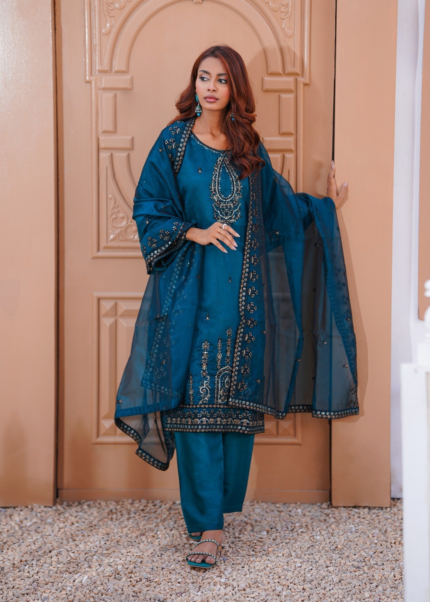 Abeera Modern Muse – Embroidered Khaddi Net Set with Subtle Zari Touch (Art No. H 008) Women 3pcs