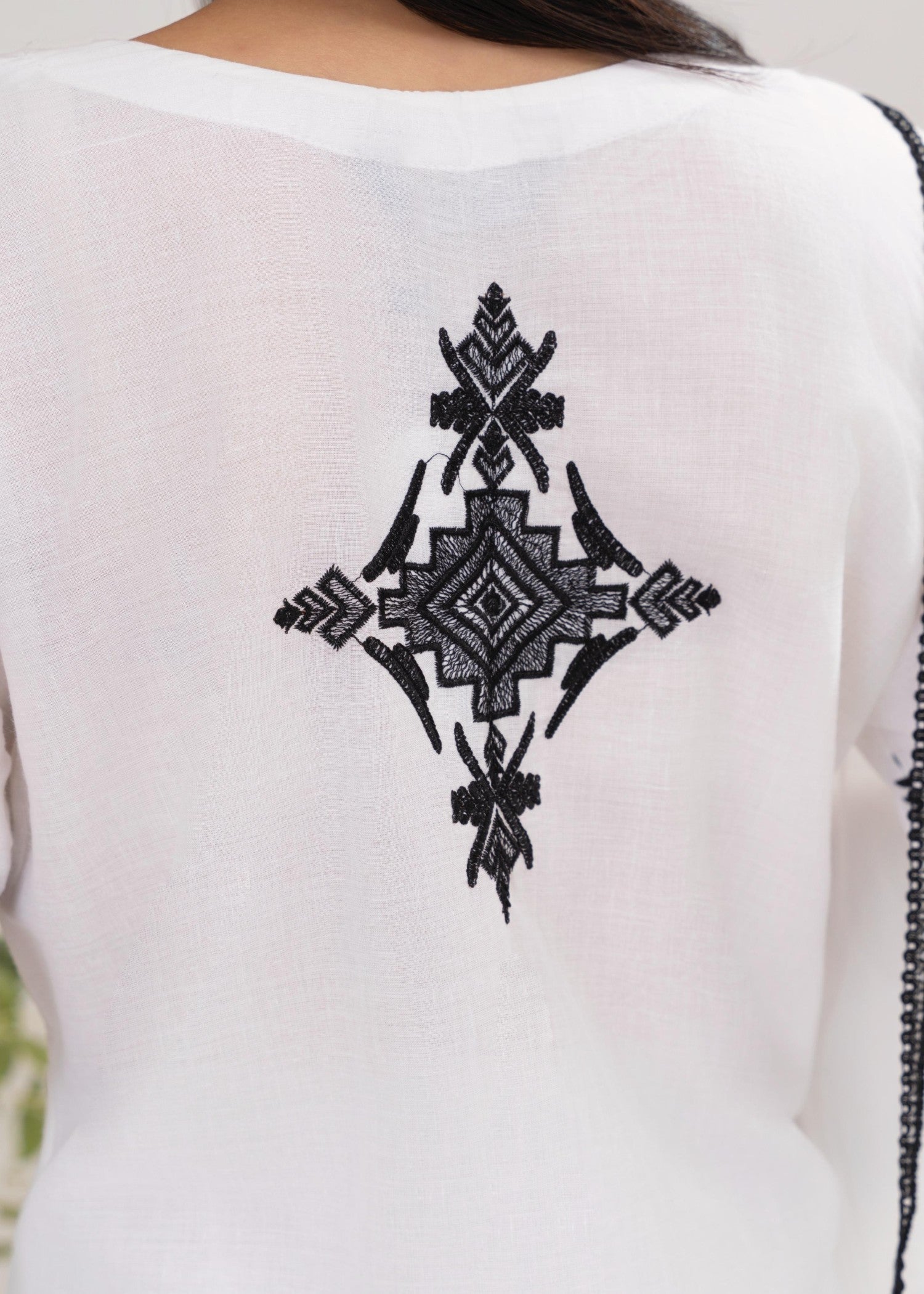 Stylish Collection WHITE CHARM (FARSHI SHALWAR) Women 3pcs