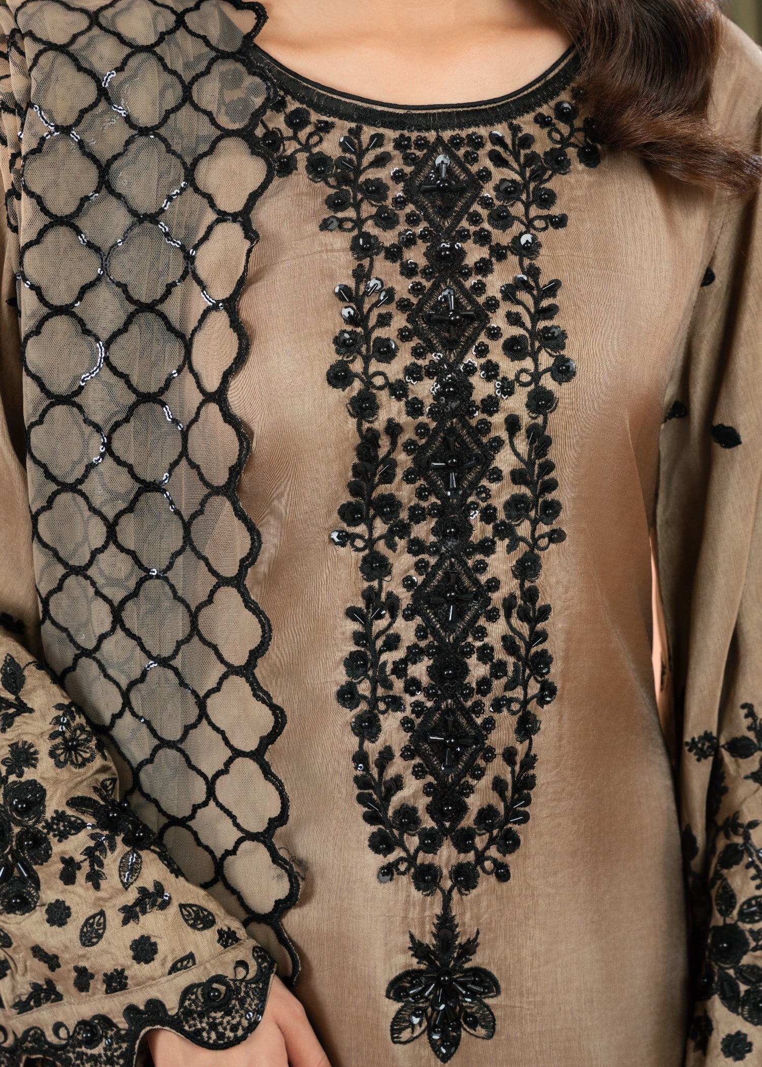 Alliyas_By_Farooqkhalid A 380 Mouse Women 3pcs