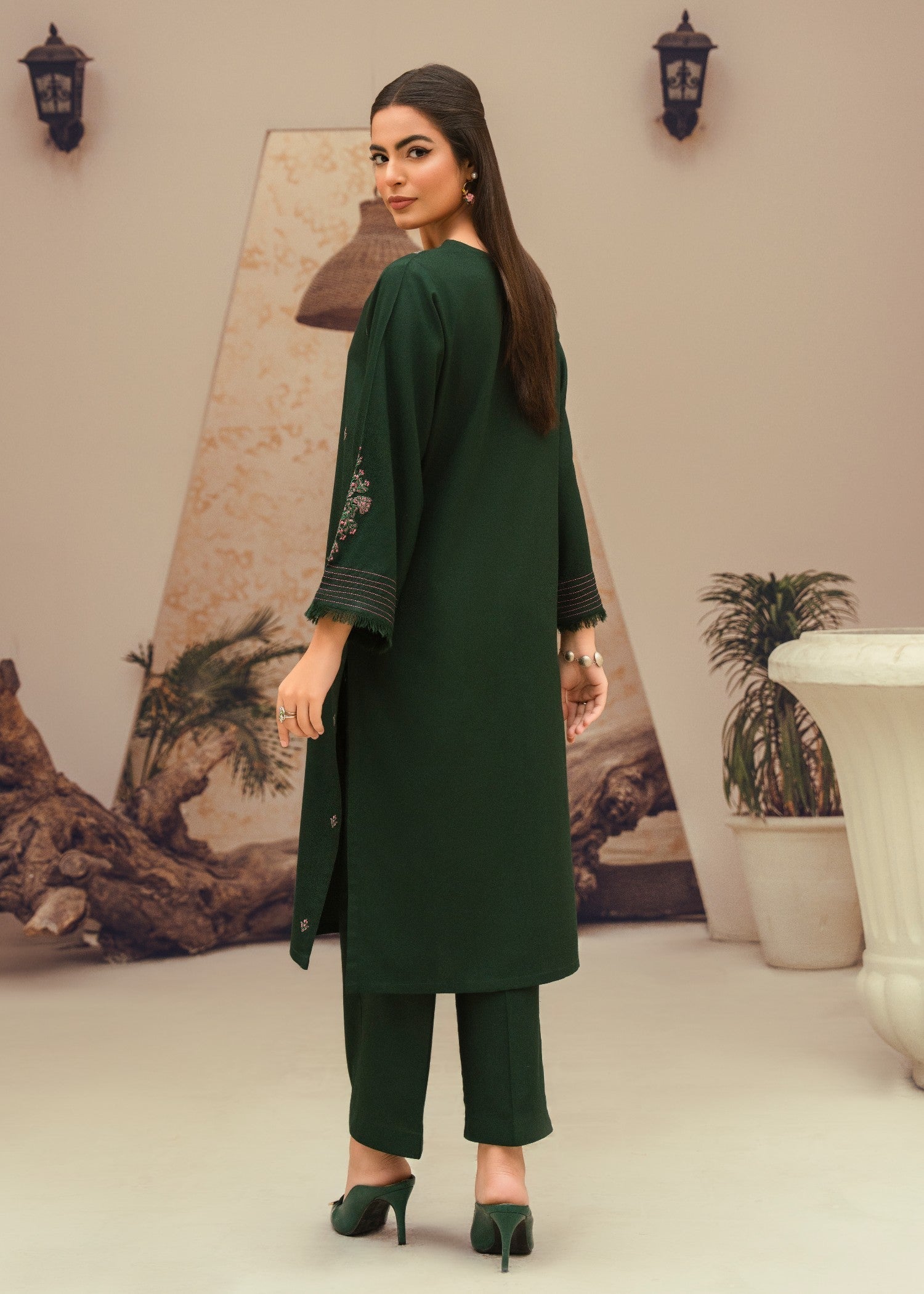 Thistle & Threads Emerald Women 2pcs