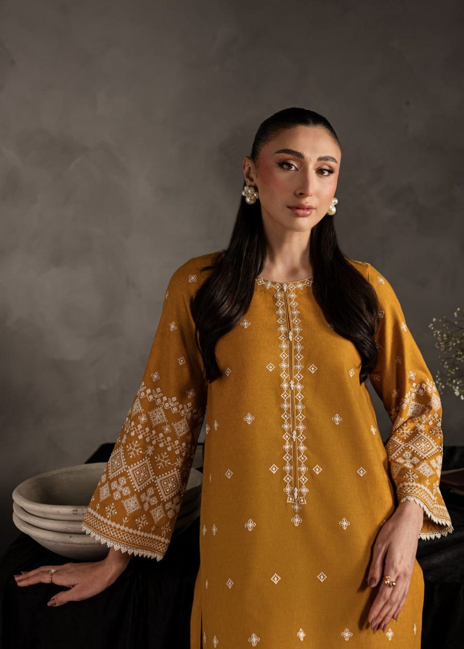 Shehroz Fashion ZAUQ E ZEENAT LAWN EMBROIDERY SUIT Women 2pcs