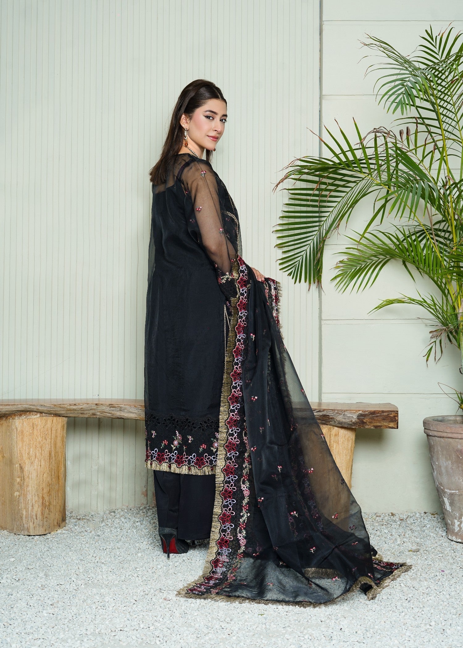 Surmai CORAL Embroidered Women 4pcs