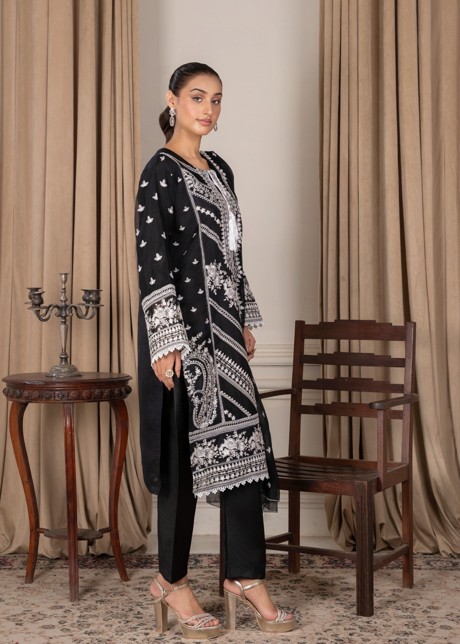 Avira Pret Paaras Women 3pcs