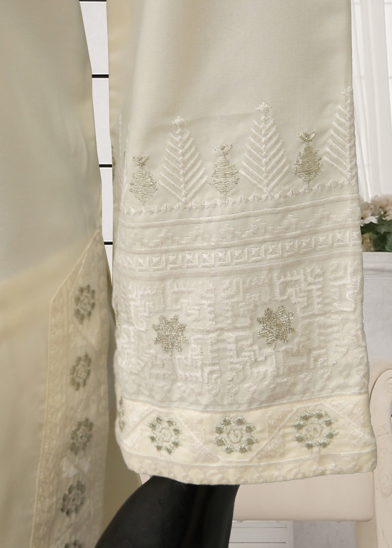 AYLA STUDIO Solid Embroidered SE250405 CHANDNI Women 2pcs