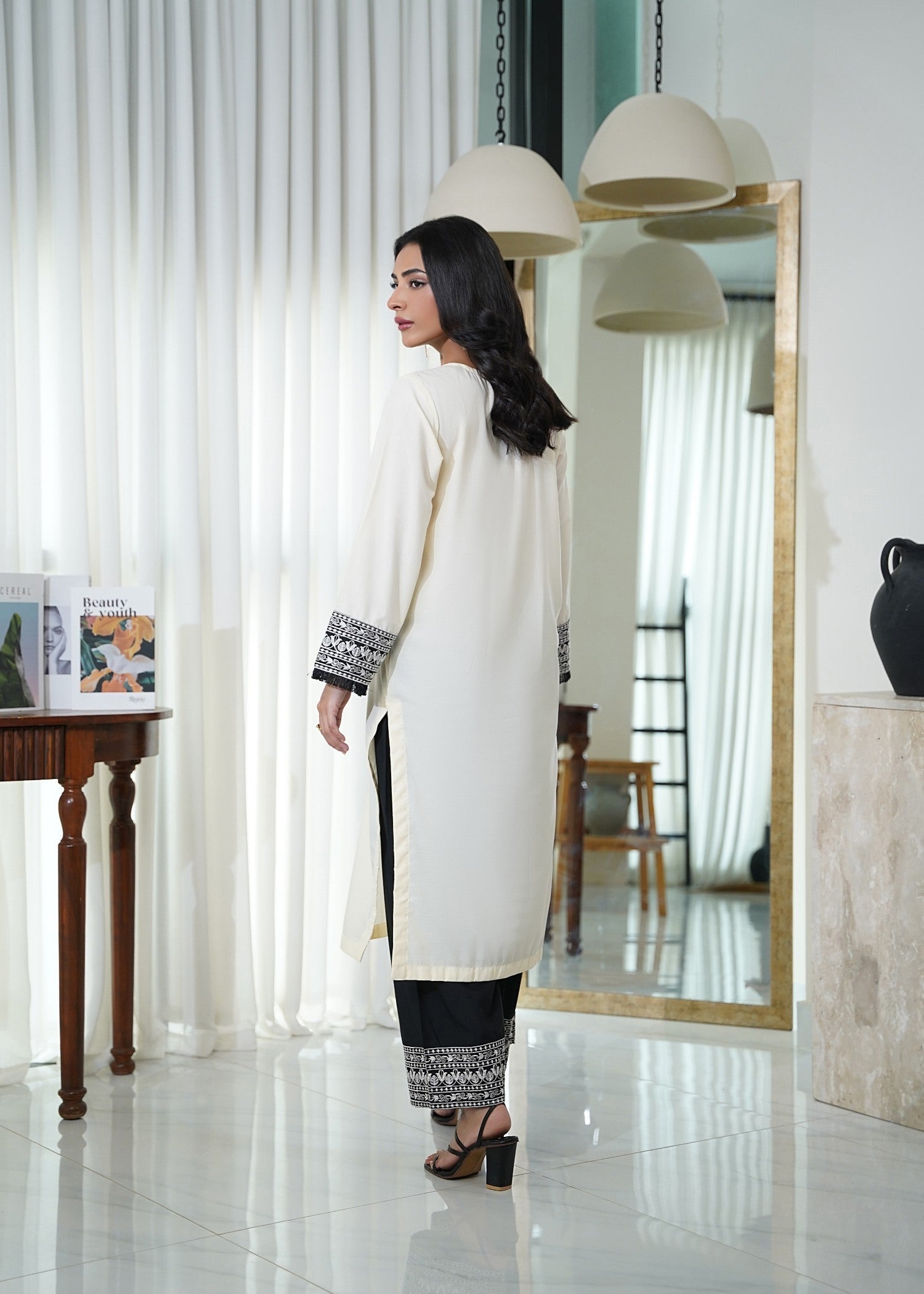 Dhaga Noorah Women 2pcs