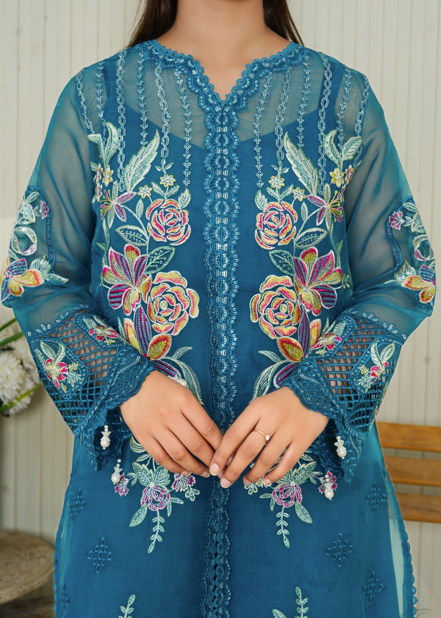 Surmai SOFIE Embroidered Women 4pcs