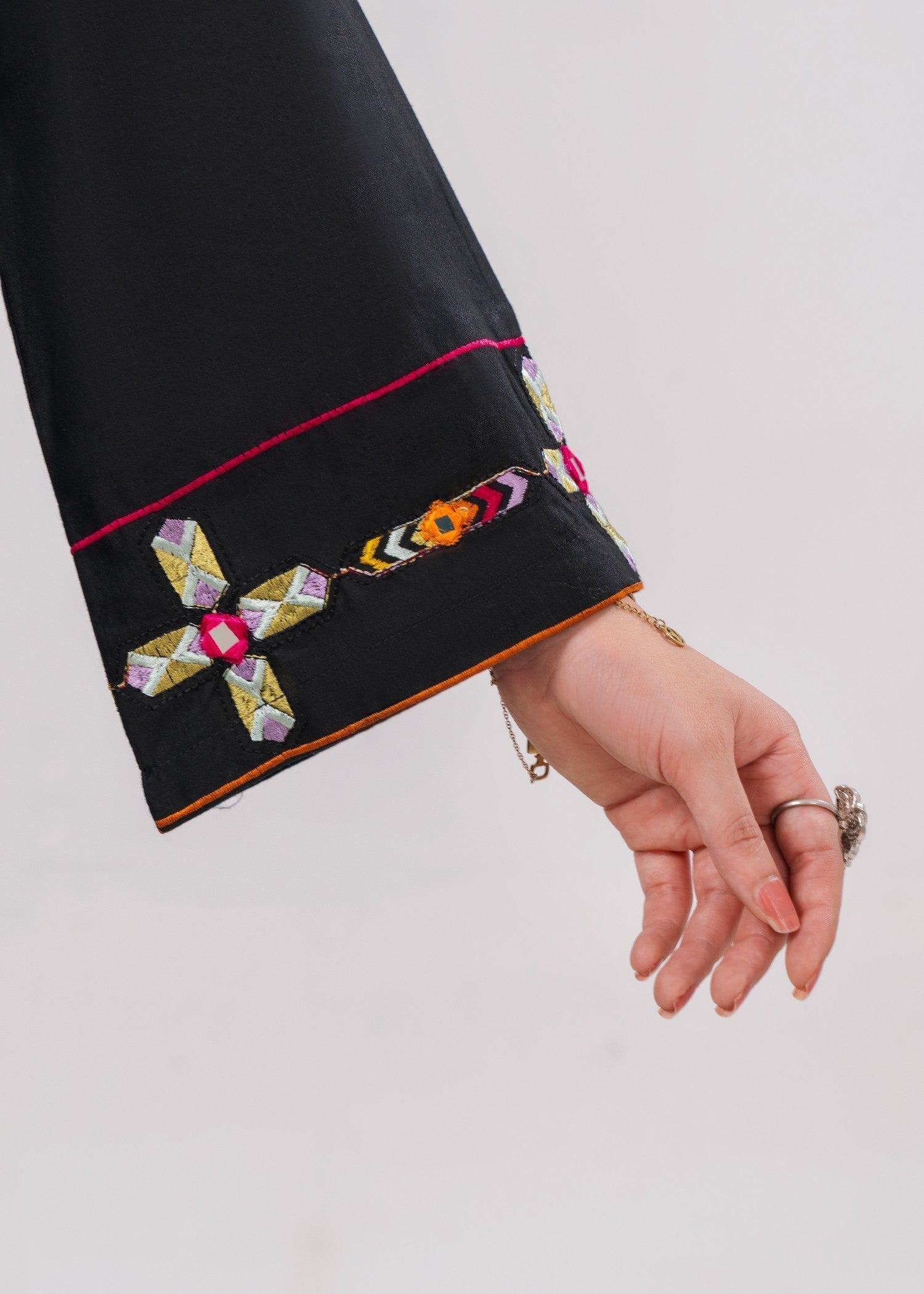 Hoorwani Qareena Black Women 2pcs