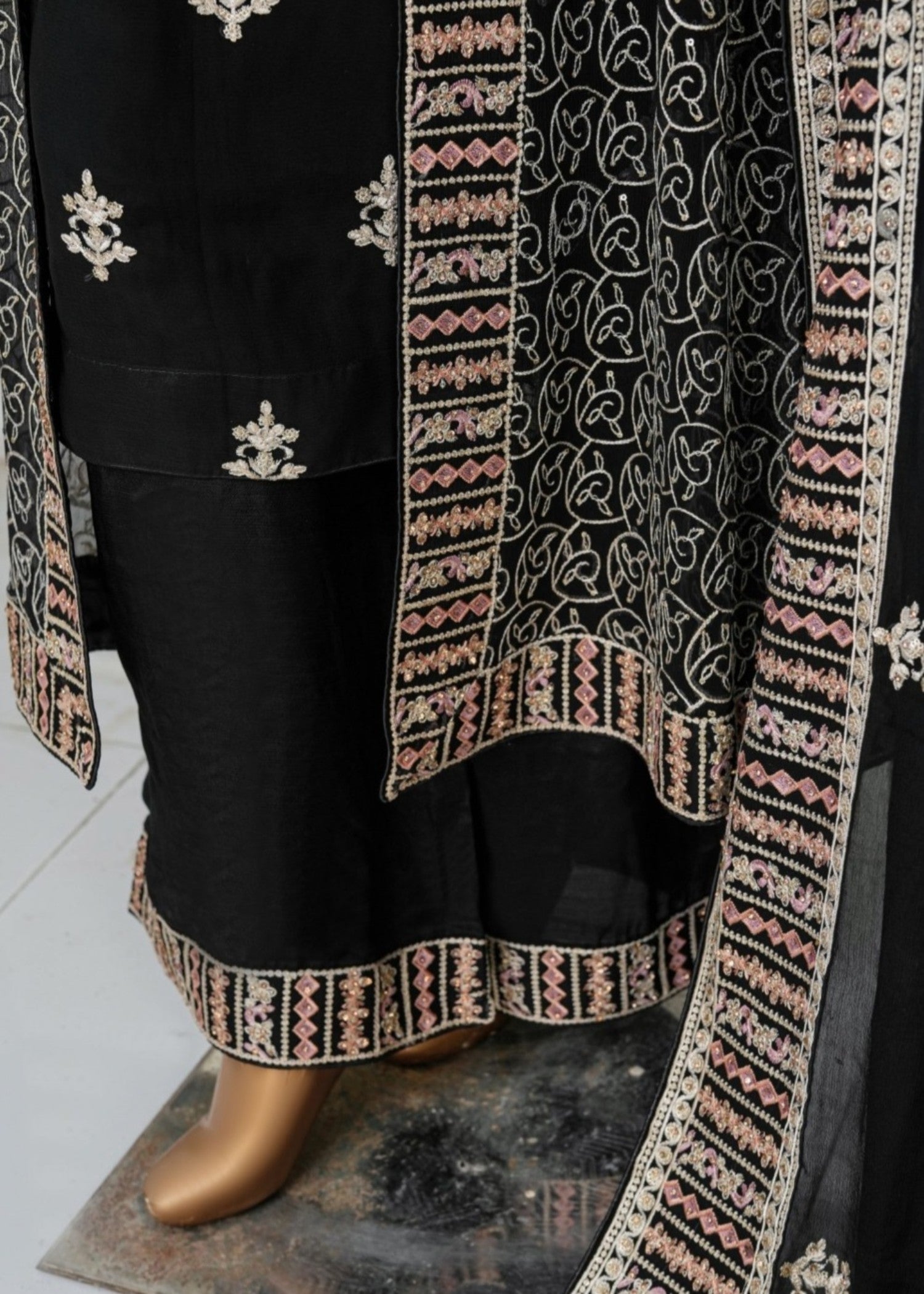 Ahmed Creations GUL BANO Black Women 4pcs