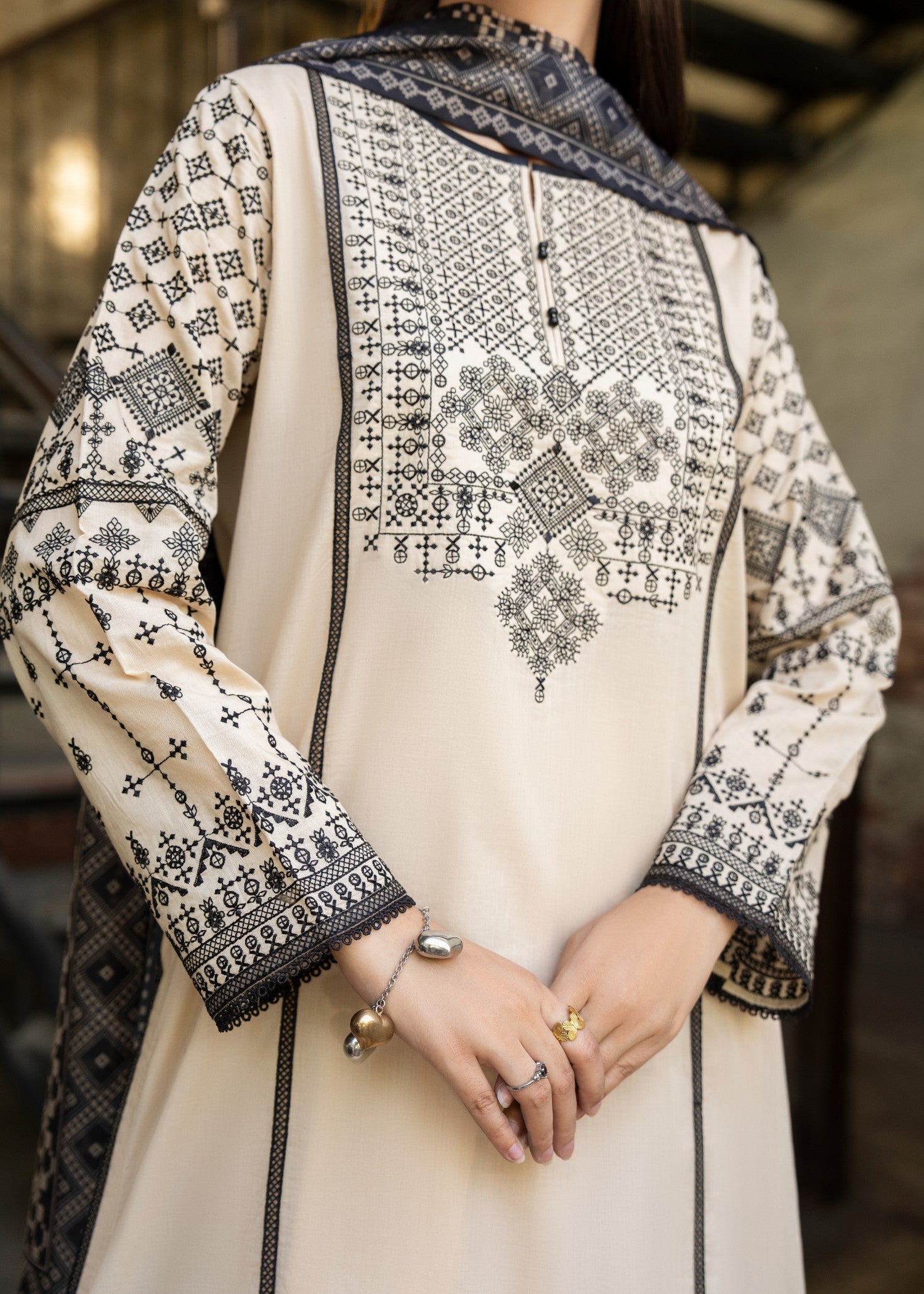 Casual Lite Cotton Emb Suit Beige Women 3pcs