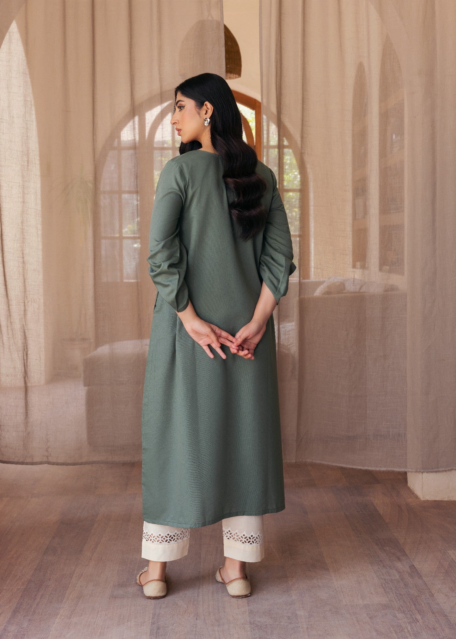 Ghonche Green Long Kurta Women 1pcs