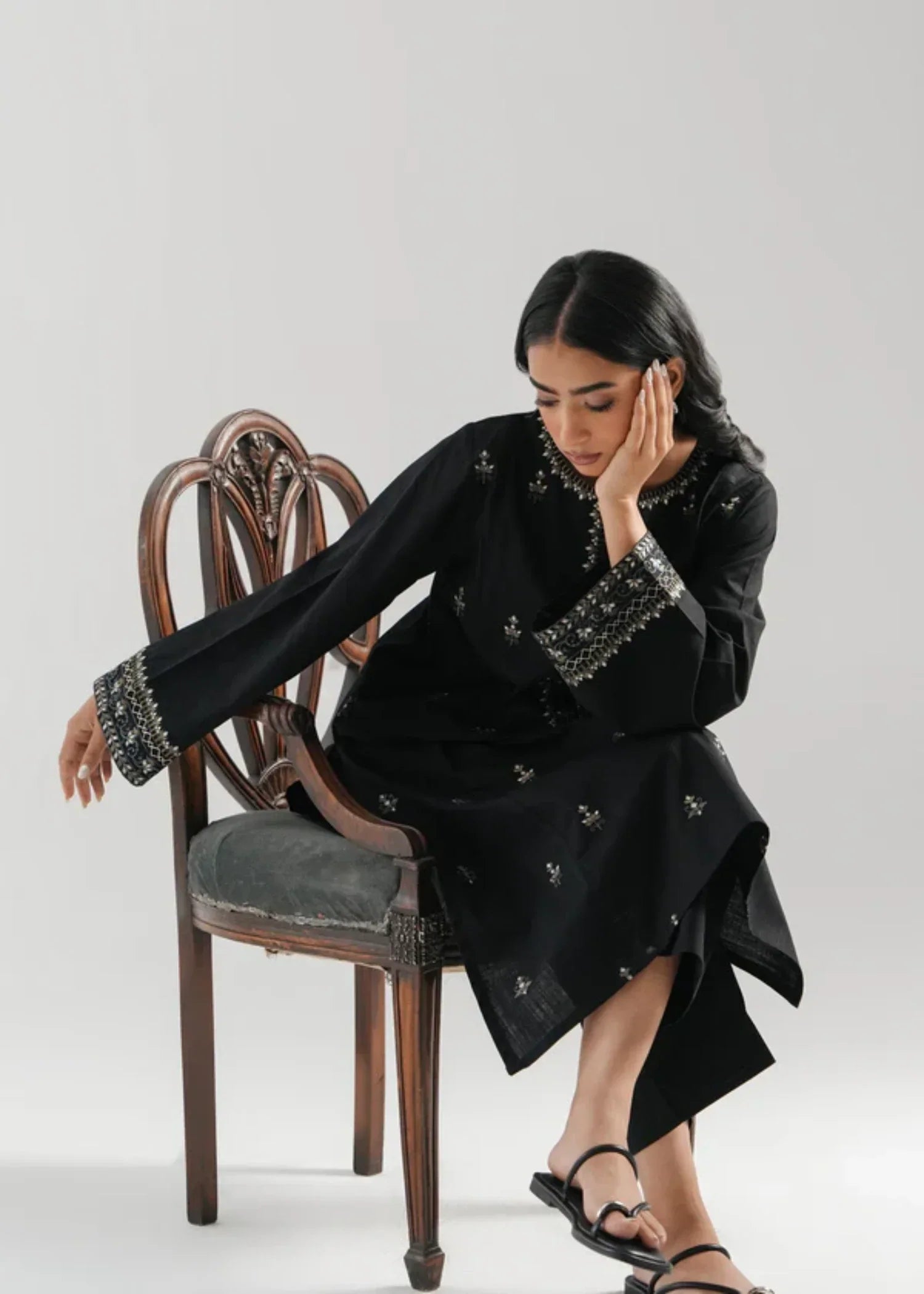 Zeen EMBROIDERED SUIT WAM25219 Women 2pcs