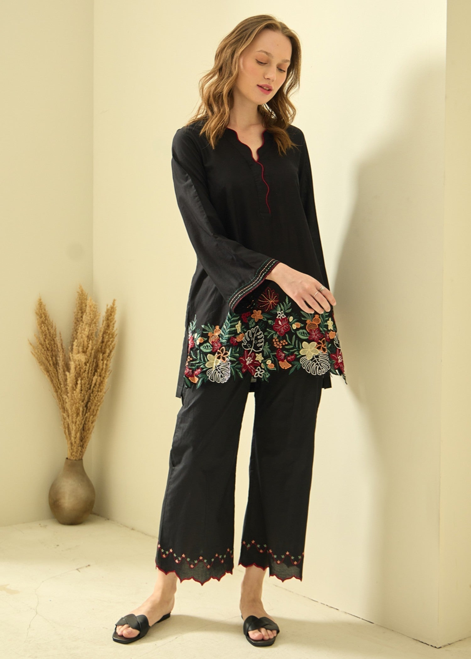 Kiara Calix – Embroidered Co ords Set Women 2pcs