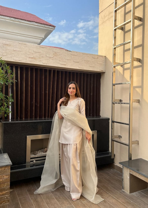 Uzman Yasen Off White Farshi Shalwar Women 3pcs