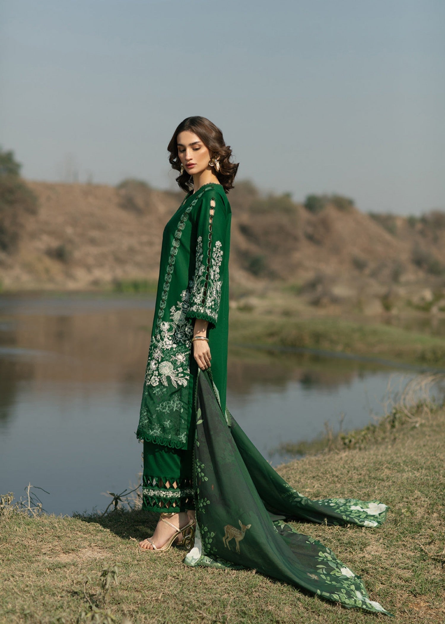 Musaif Nazrah () Women 3pcs