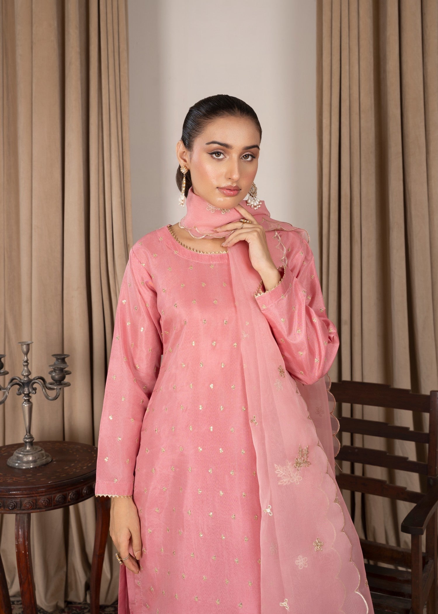 Avira Pret Parishay Women 3pcs