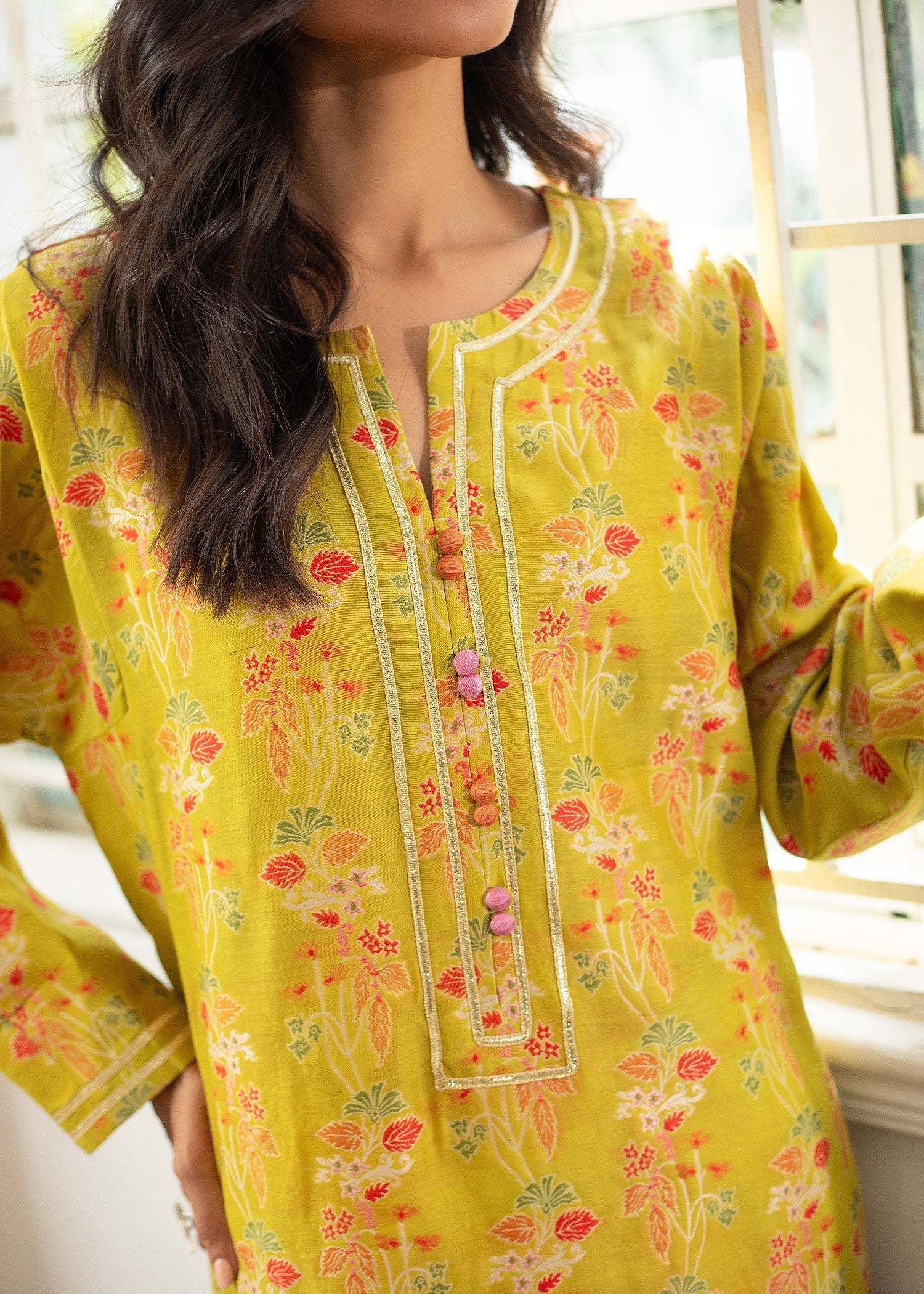 Azulie Green Woven Kurta by Women 1pcs