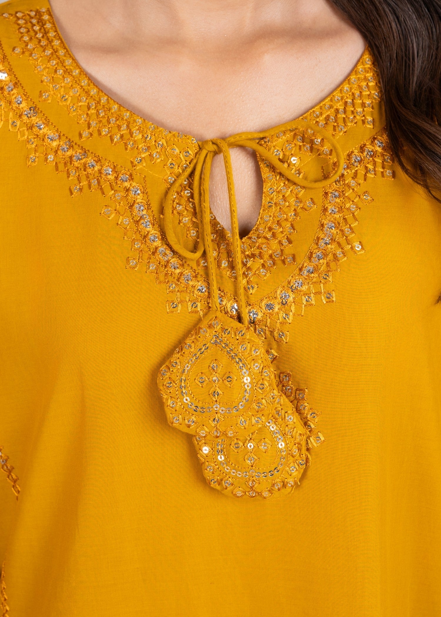 Rangriwaayat Fancy Tassel Lawn Women 3pcs