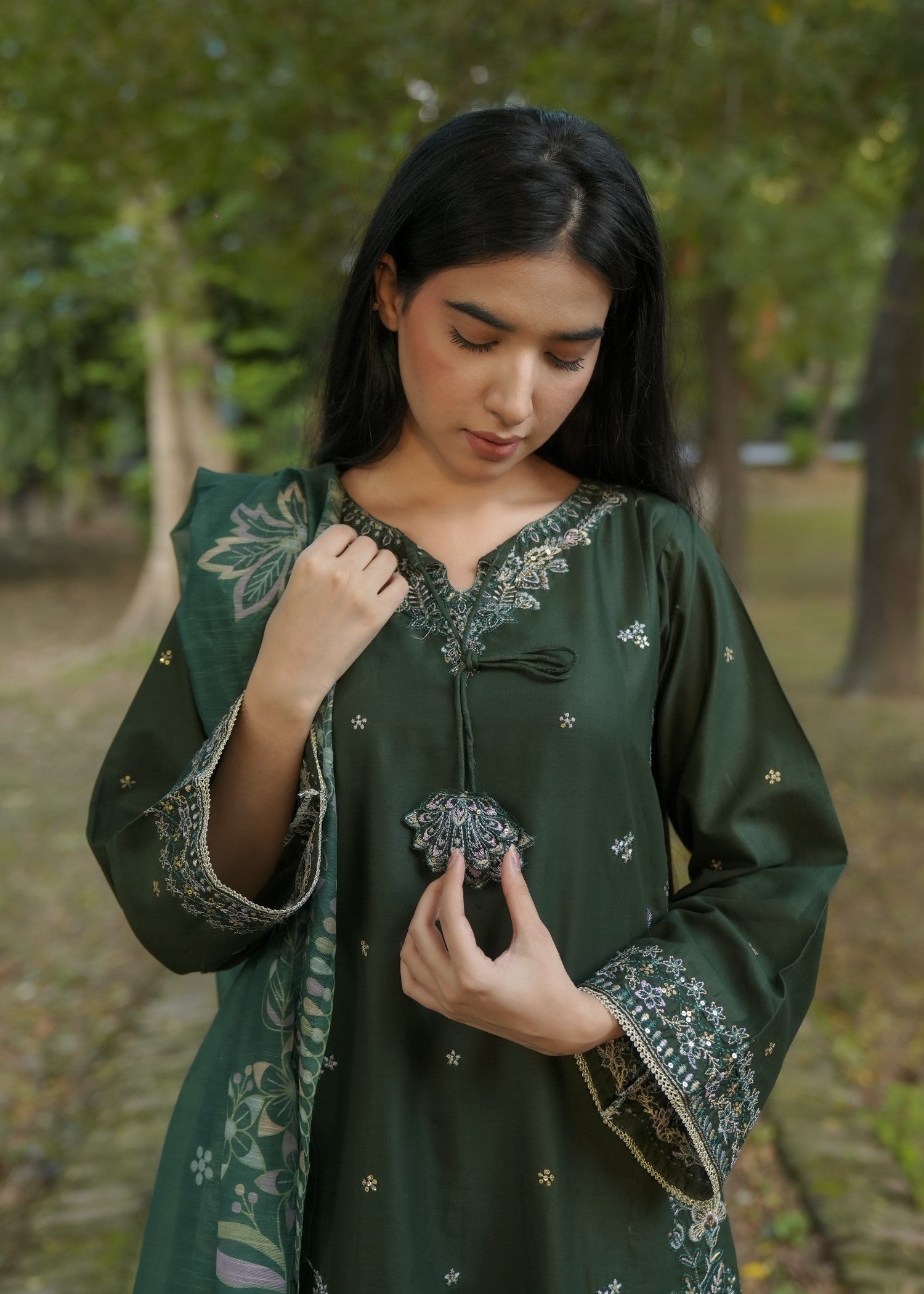 Attirepret – Deep Green Cotton Embroidered Suit Women 3pcs