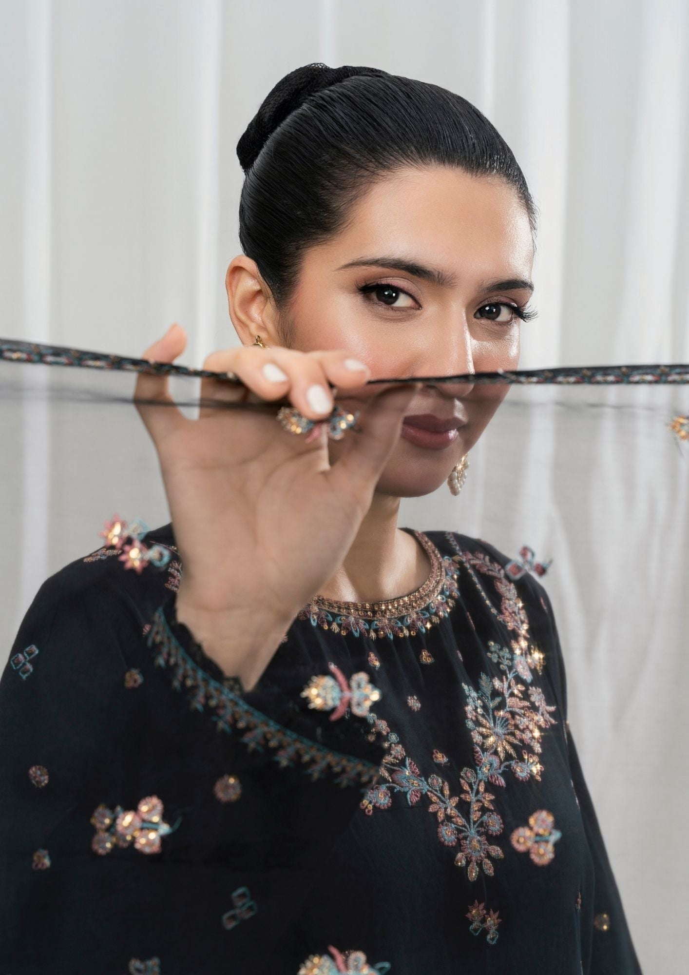 Alfatah Pret Embroidered Lawn ZAUQ S25 0101 Women 3pcs