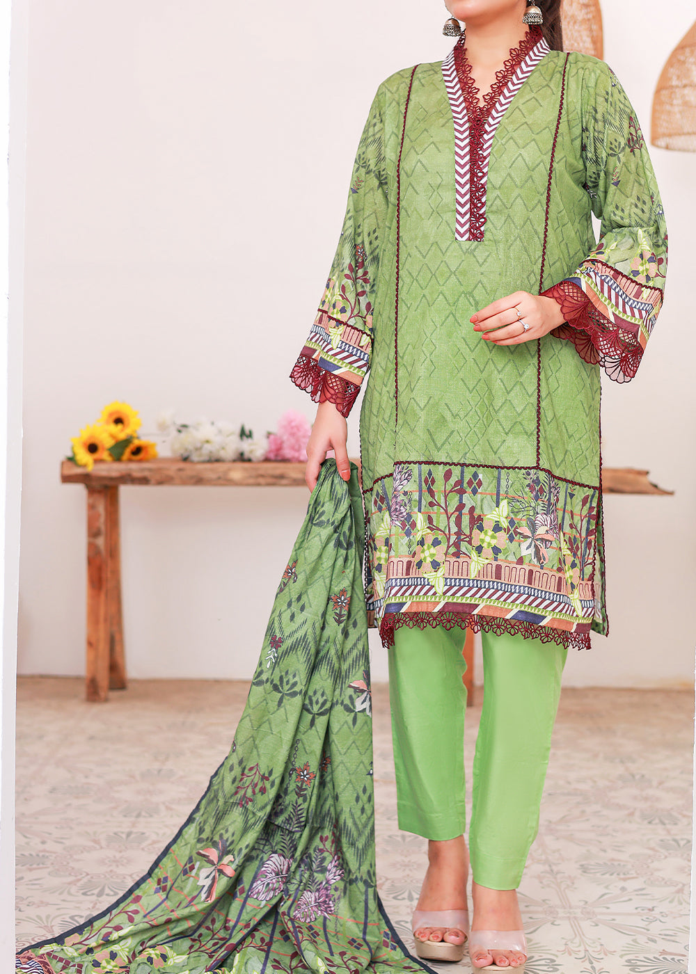 Green Printed lawn stitched suit Women 3pcs