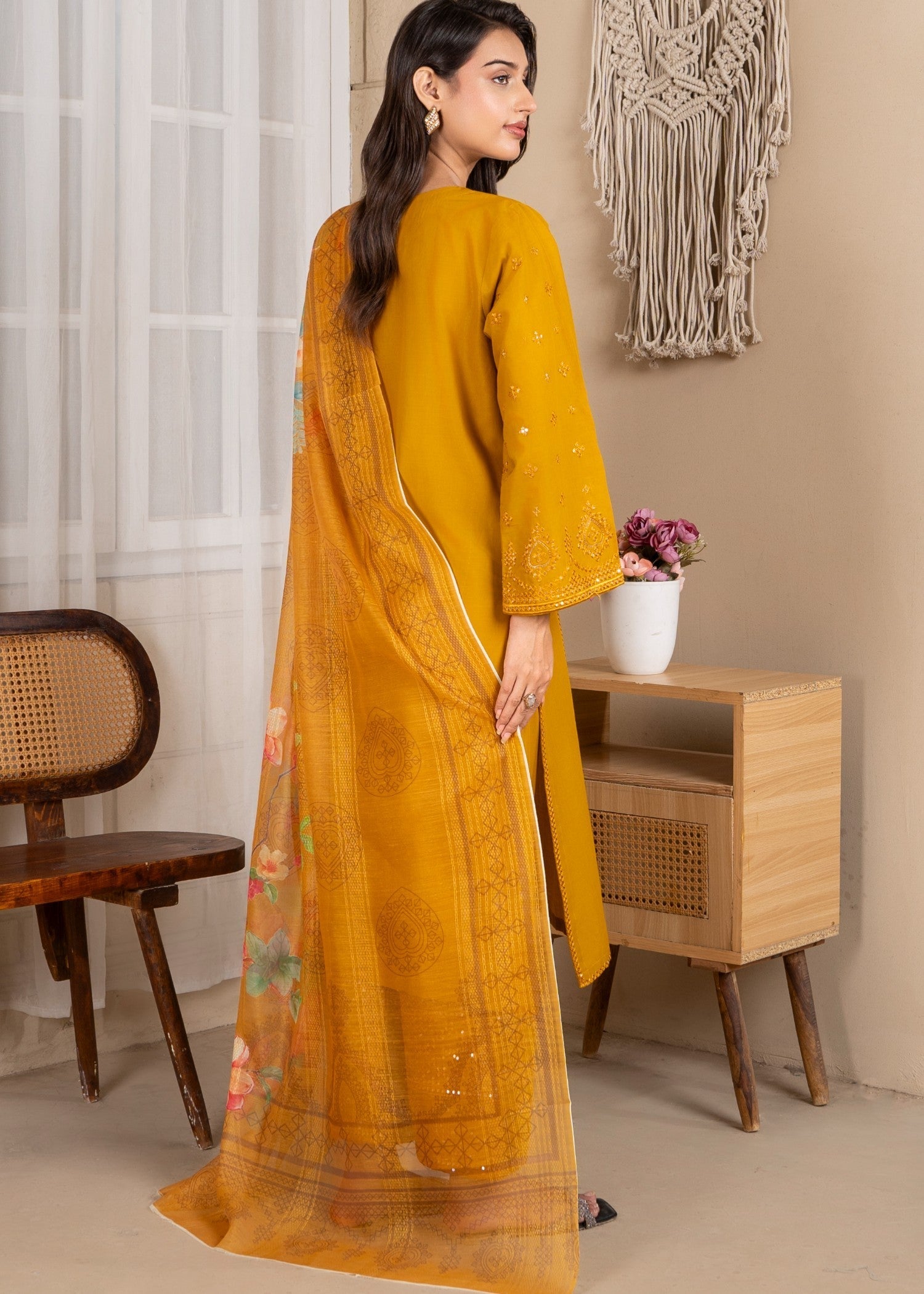 Rangriwaayat Fancy Tassel Lawn Women 3pcs