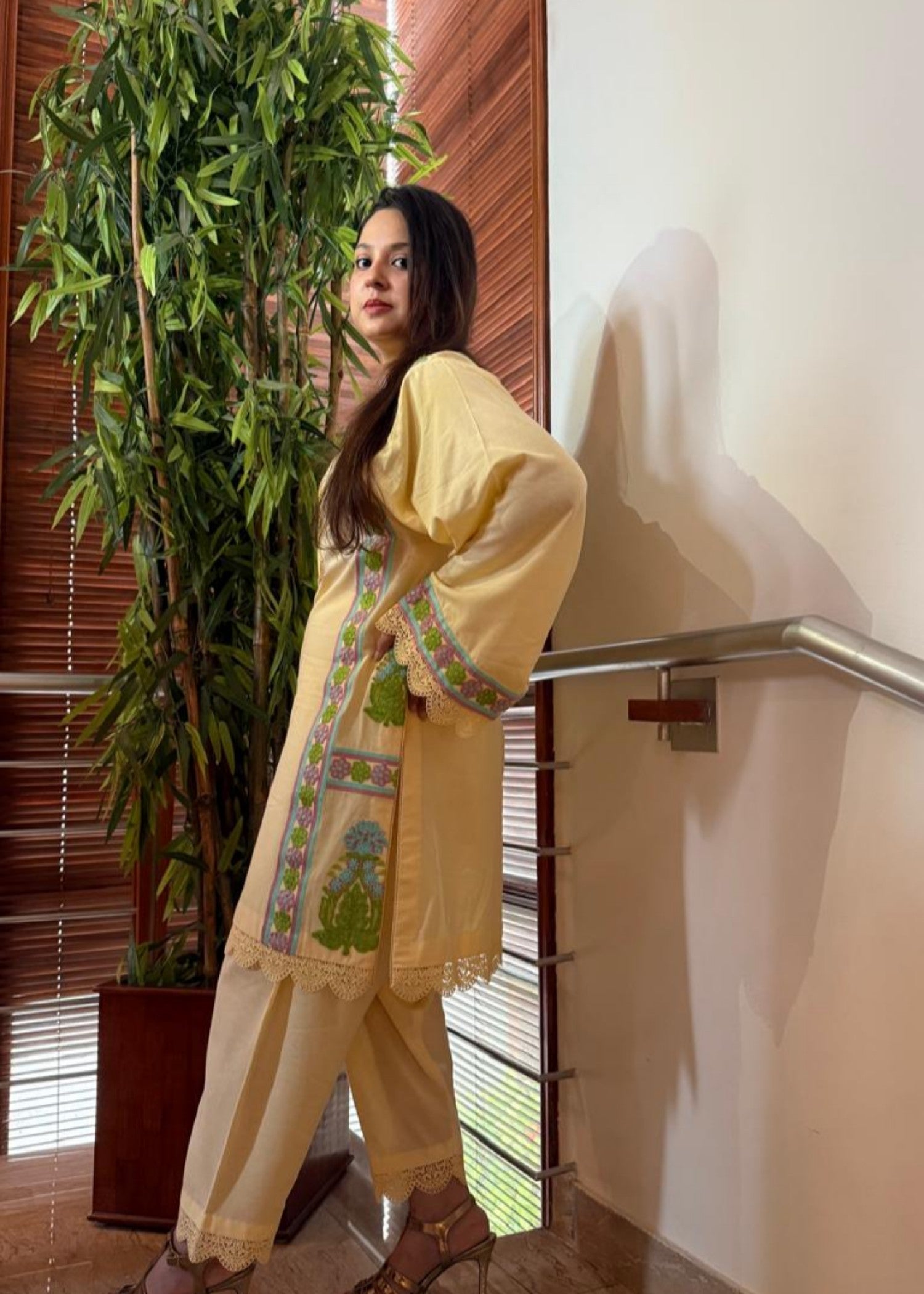 Gulabi Gota Koza Women 2pcs