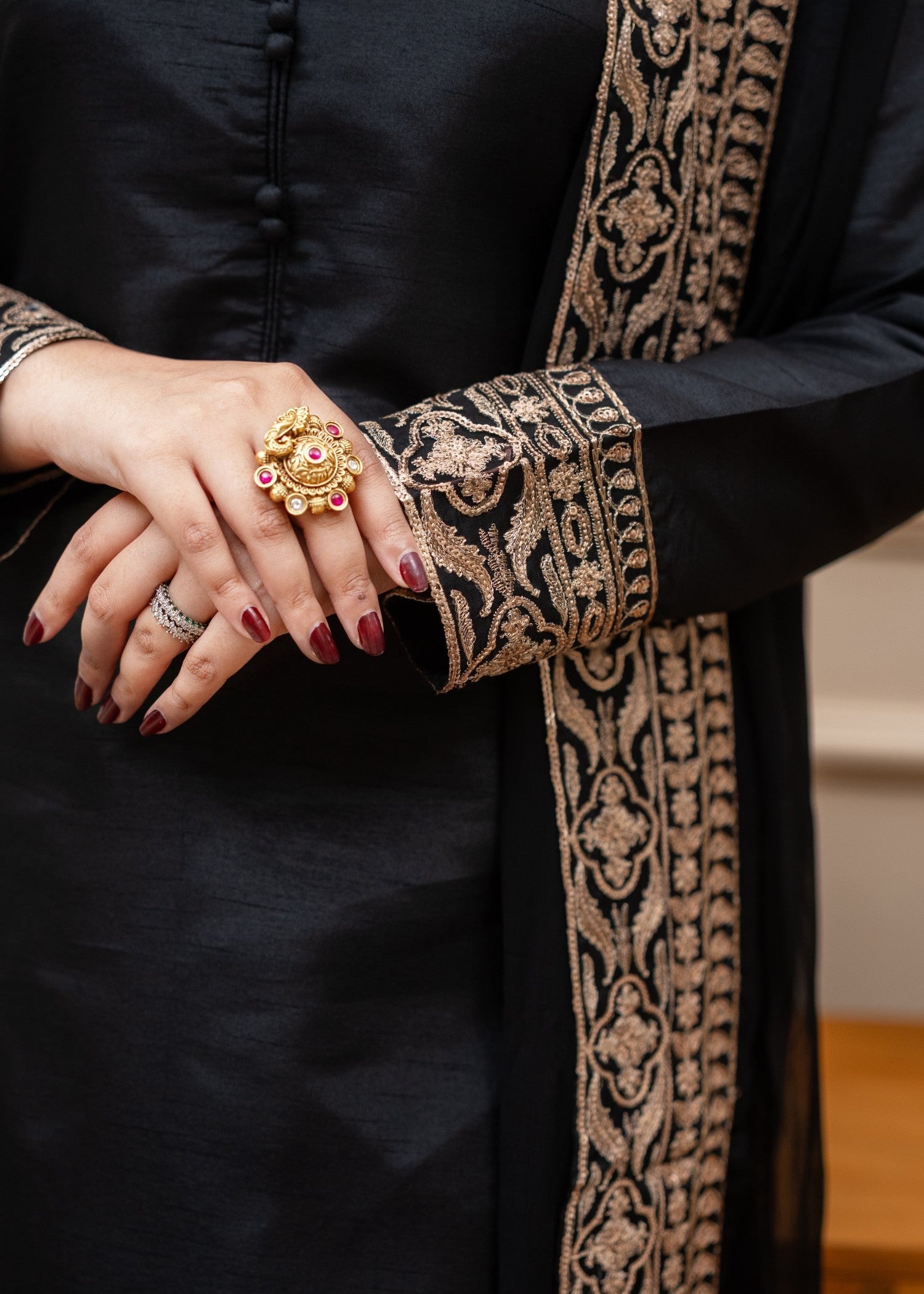 Alyssa BLACK RAWSILK SUIT ALL306 Women 3pcs