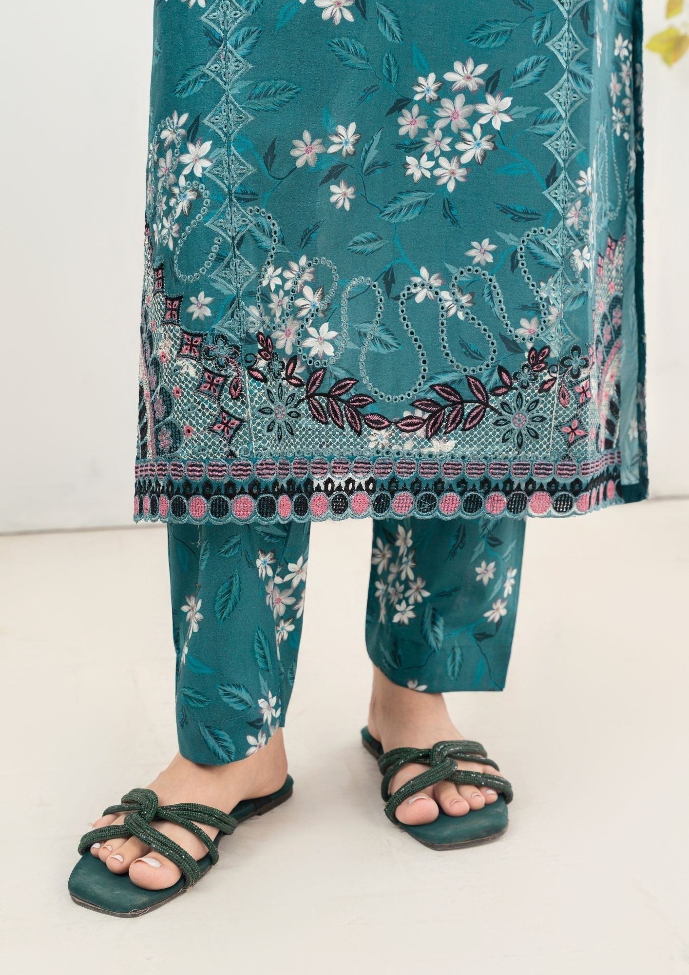Alfatah Pret Printed Lawn with Embroidery GULZAAR S25 0007 Women 2pcs