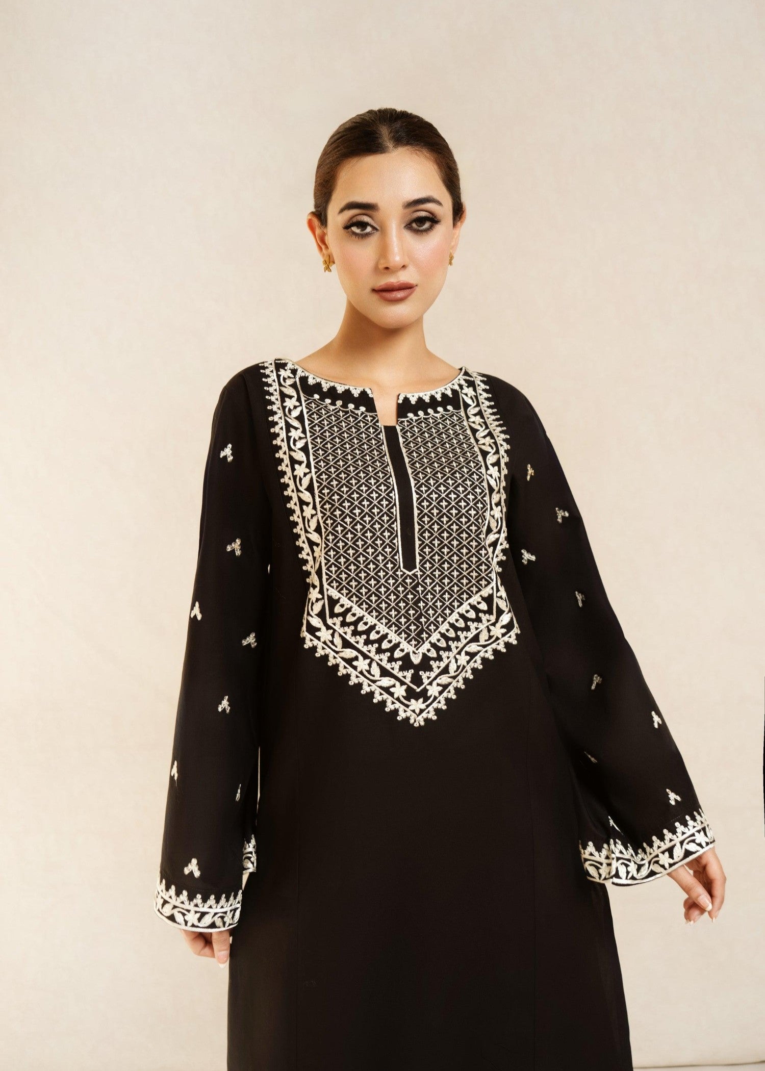 Ramal Tareek embroidered dress Women 2pcs