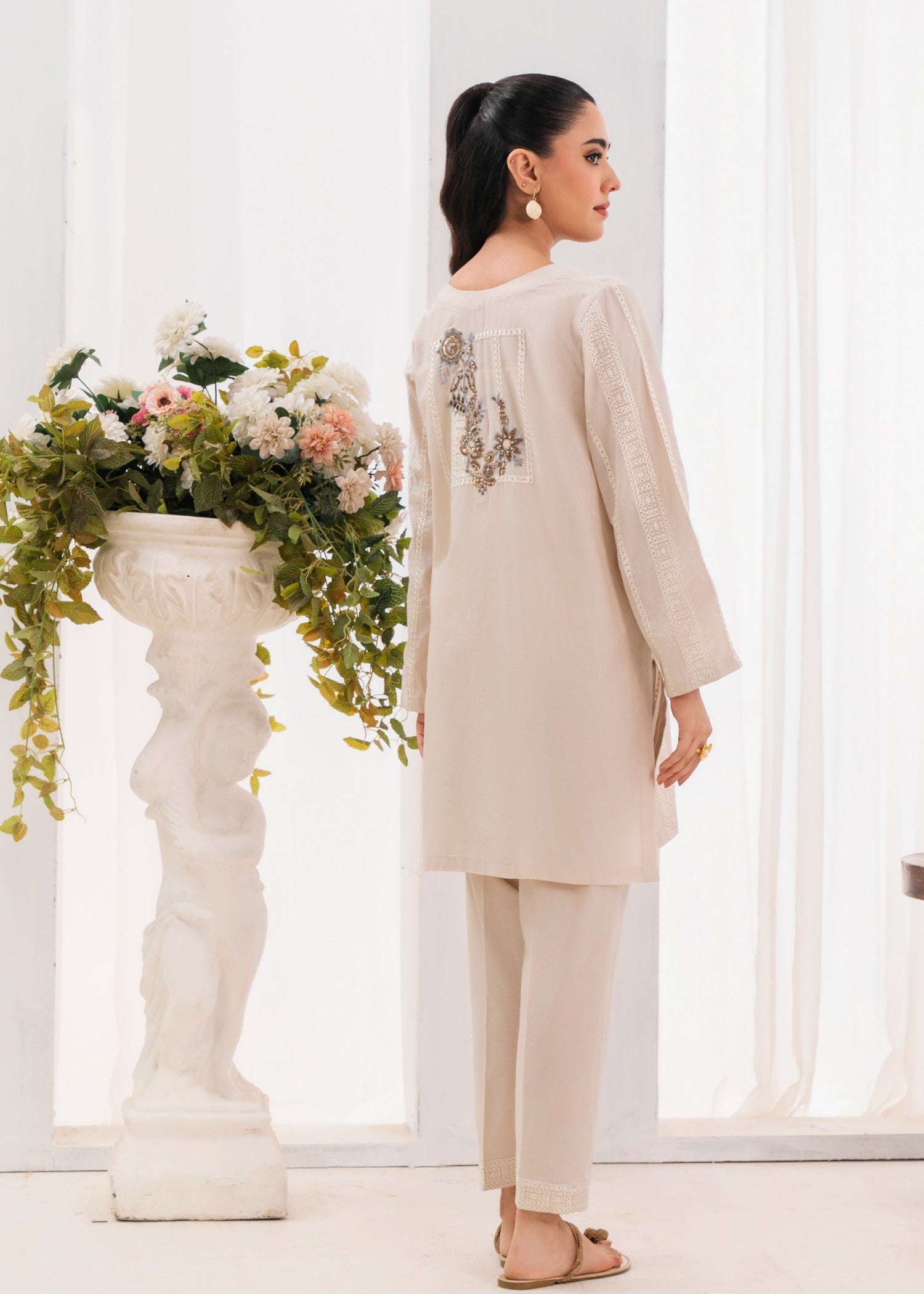 Sahibas By Mirza Nishat Ivory Women 2pcs