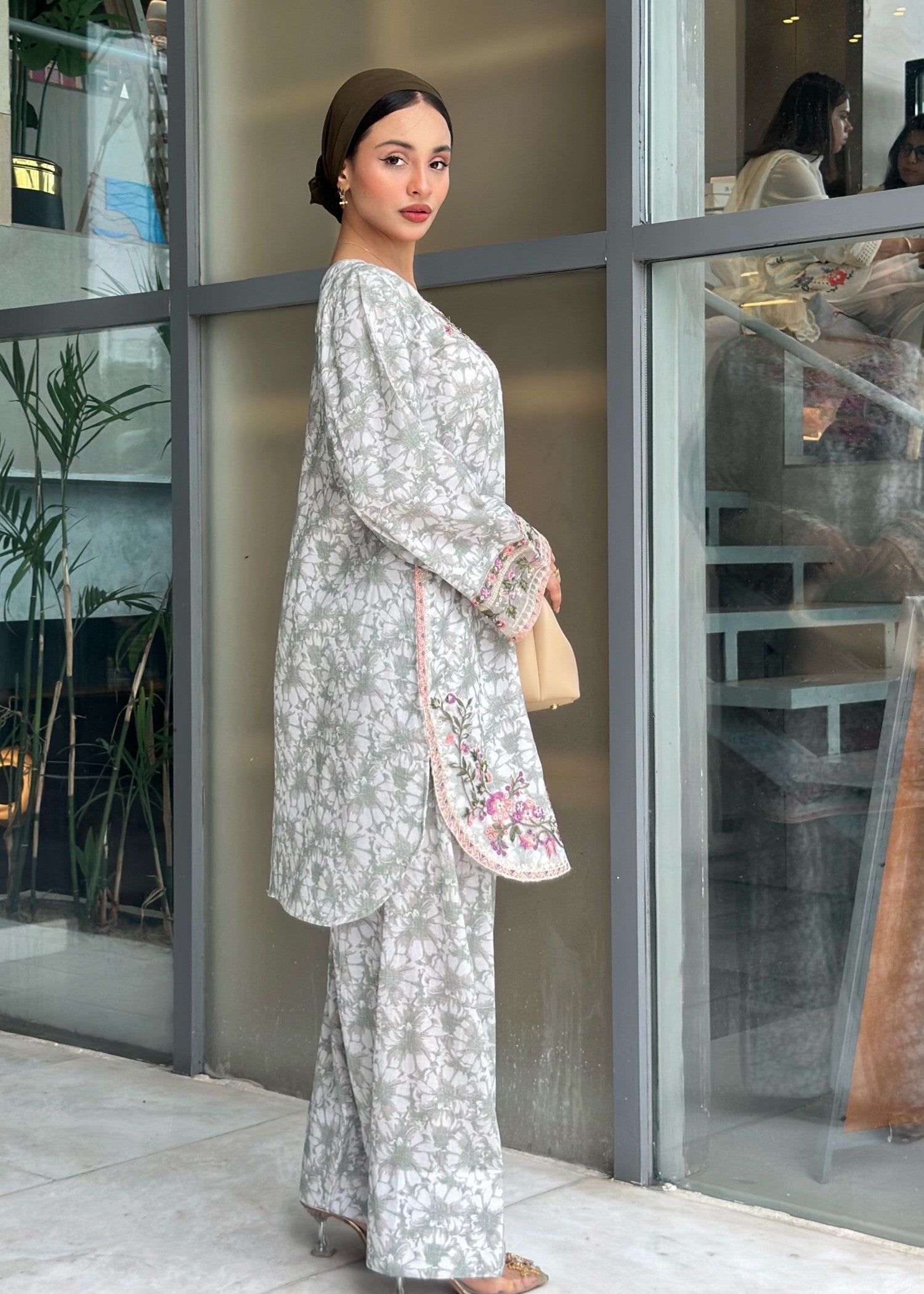 Mohagni LP 15 LAWN STITCHED Women 2pcs