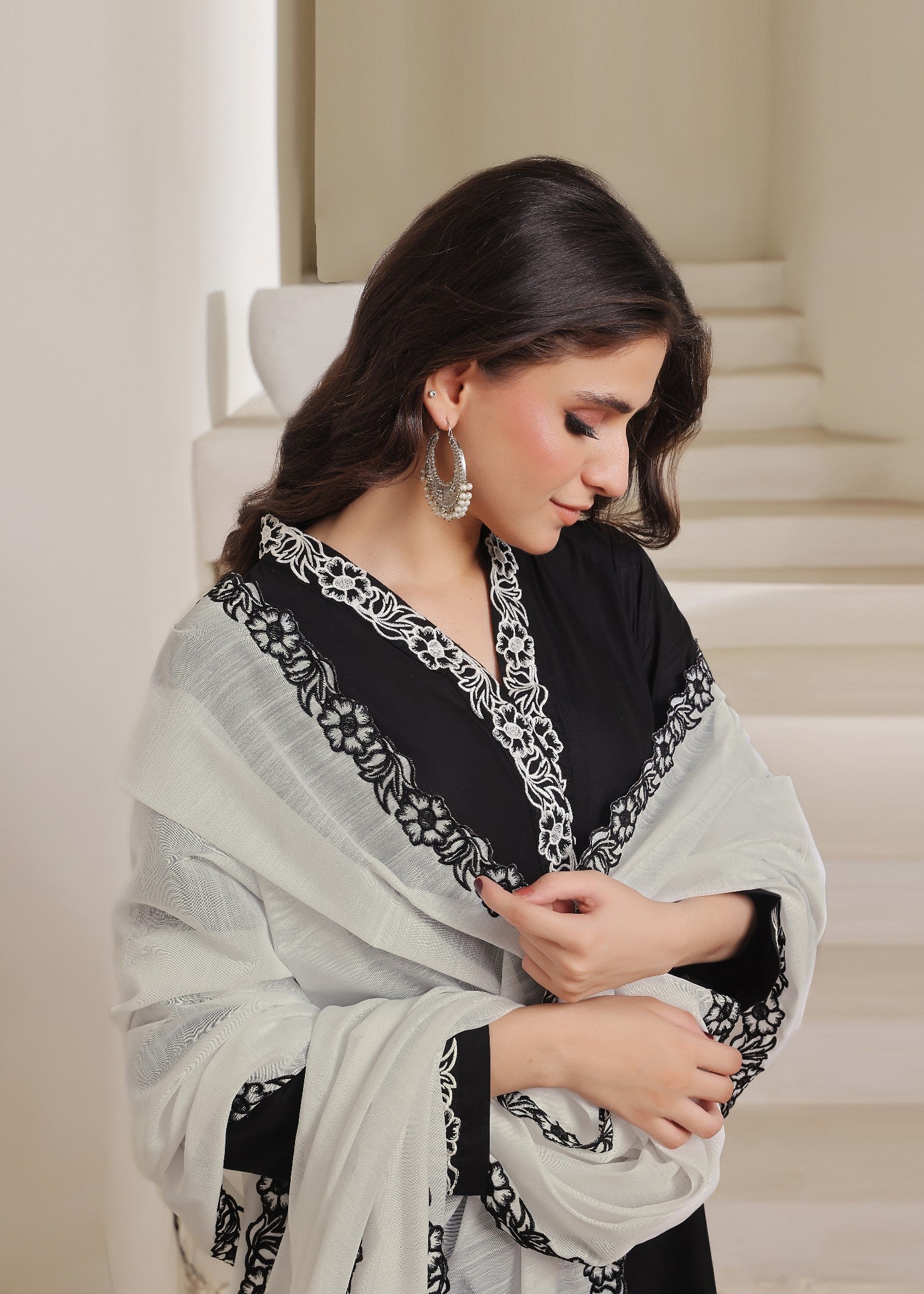 Luxeurs Eclipse Embroidered Lawn Dress Women 3pcs