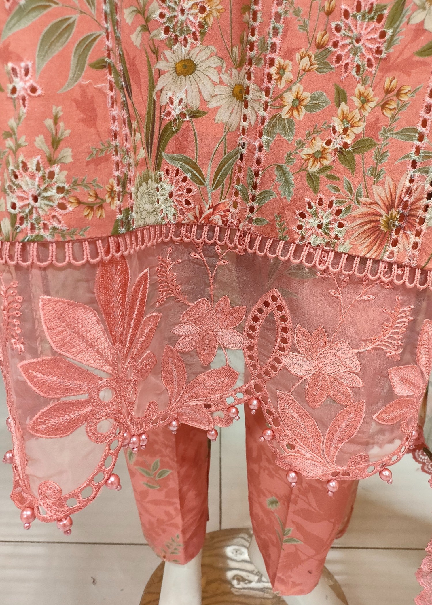 Maria B M.Prints 8A V1 25 Women 3pcs