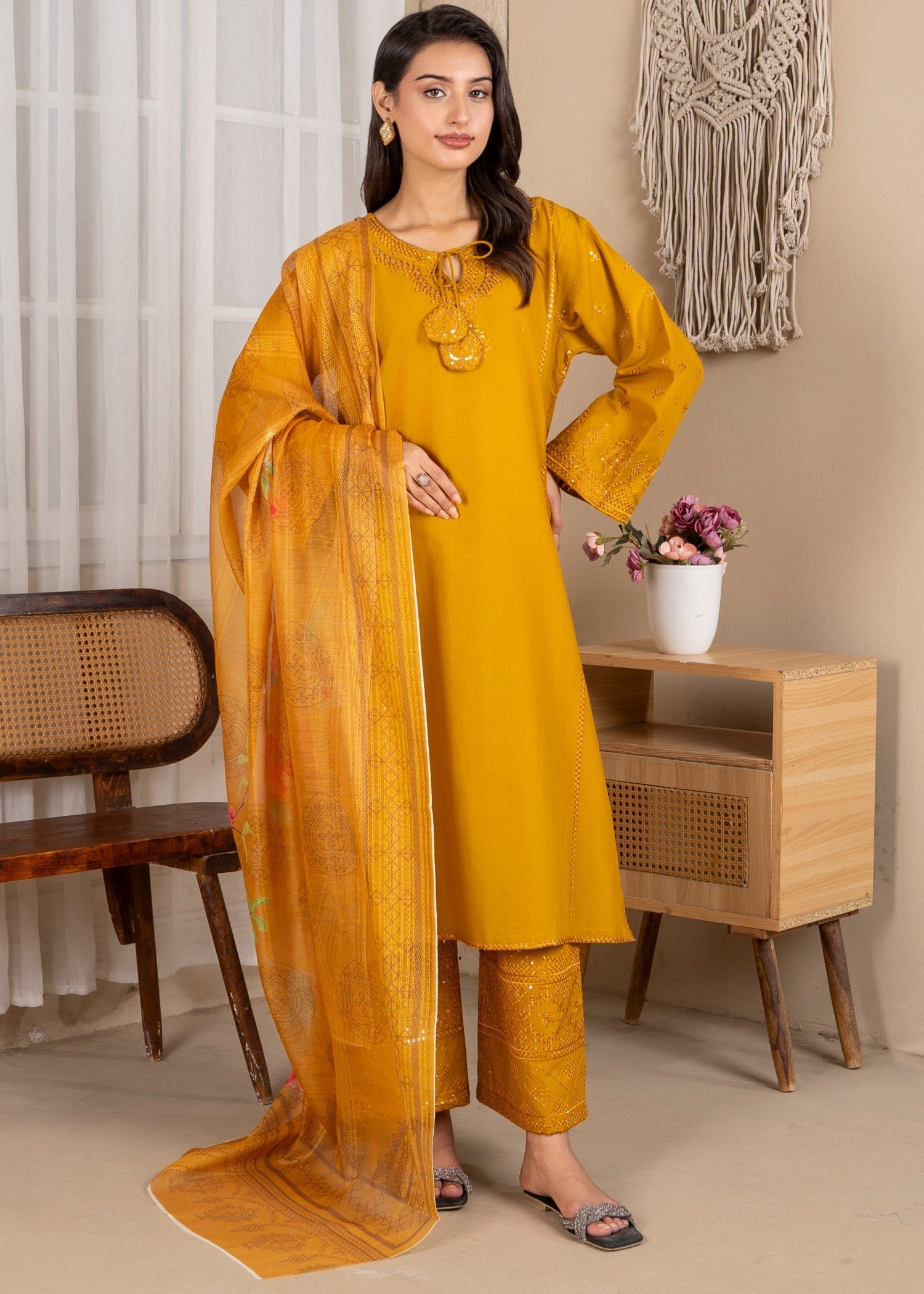 Rangriwaayat Fancy Tassel Lawn Women 3pcs