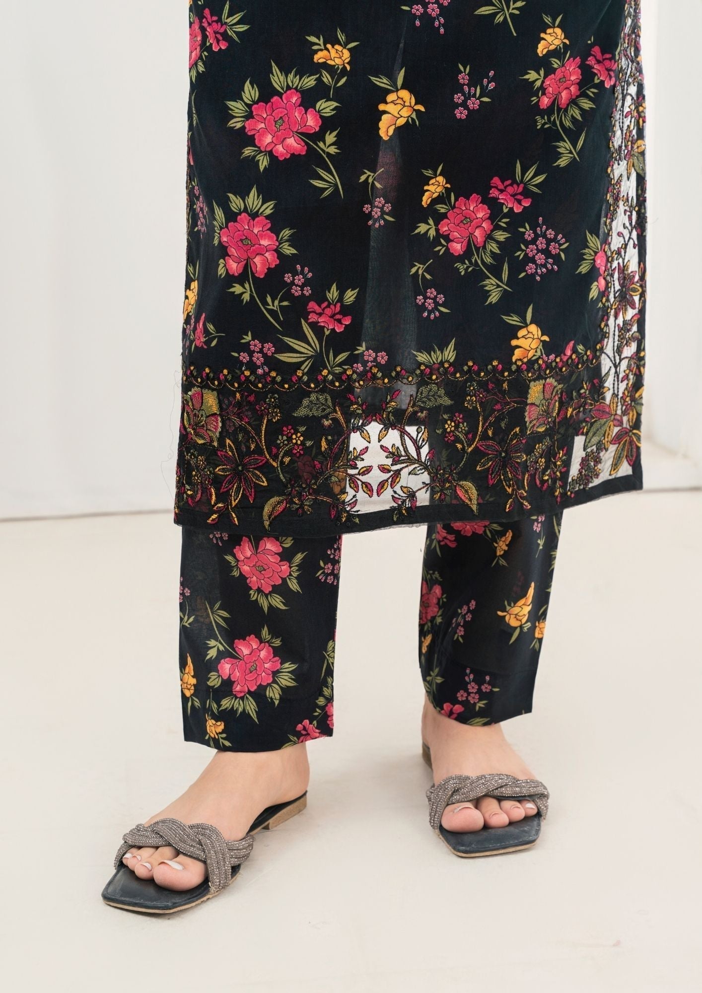 Alfatah Pret Printed Lawn with Embroidery GULZAAR S25 0010 Women 2pcs