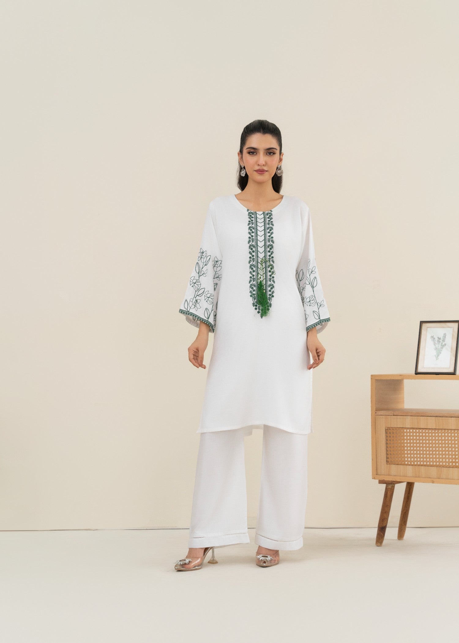 Stylish Collection EMBELLISH WHITE Women 2pcs