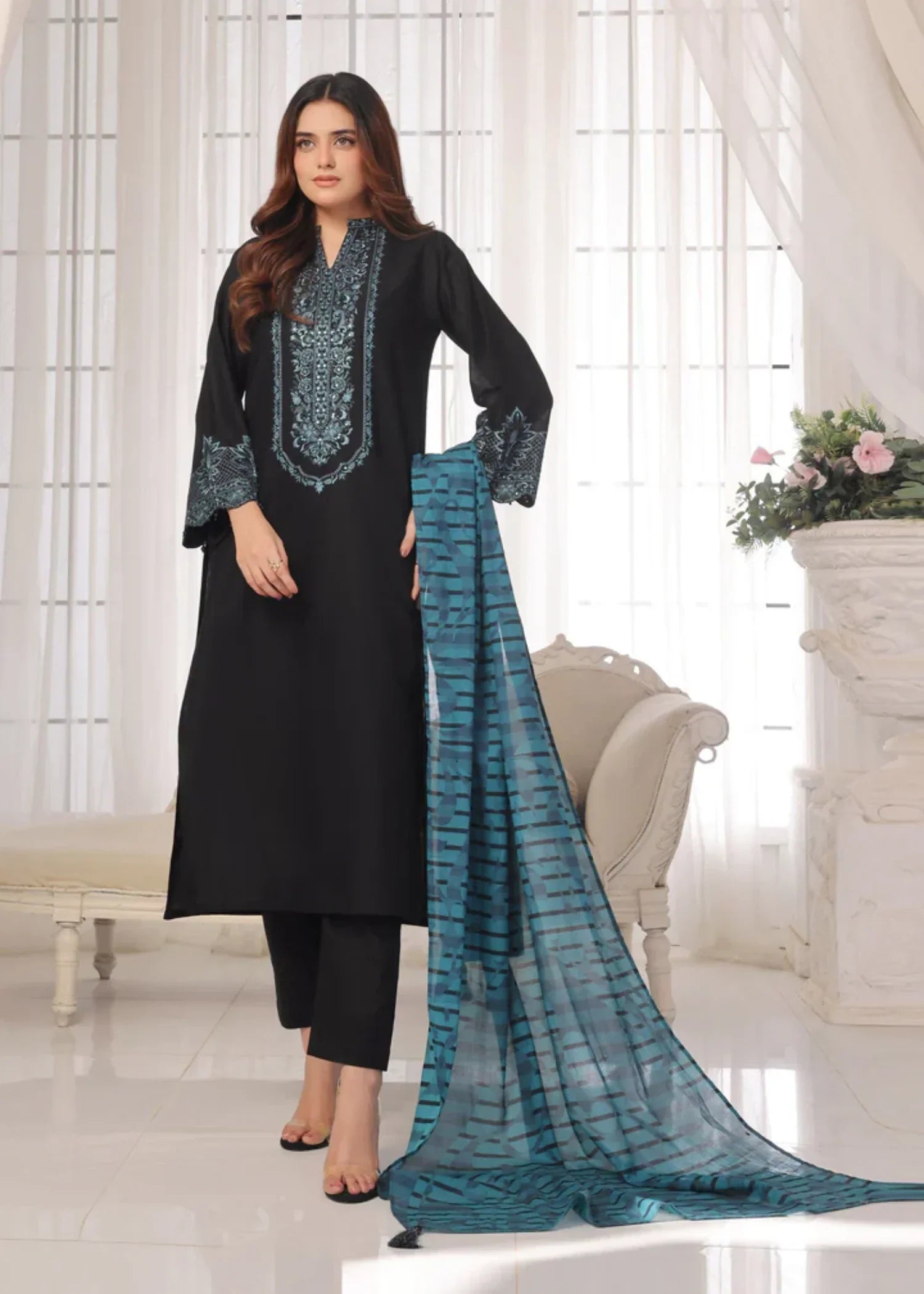 Luxeurs Luna Embroidered Lawn Dress Women 3pcs