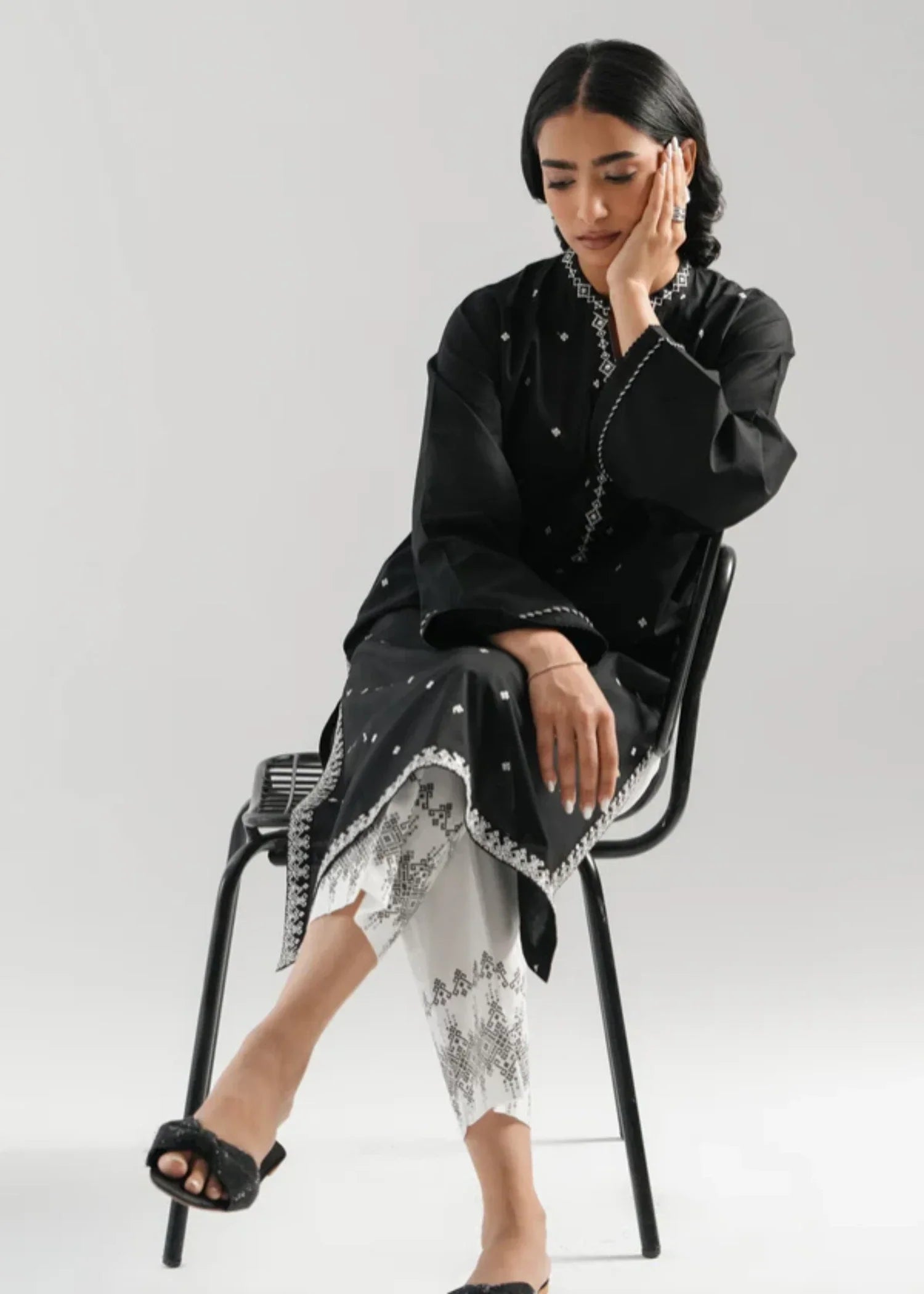 Zeen EMBROIDERED SUIT WAM25217 Women 2pcs