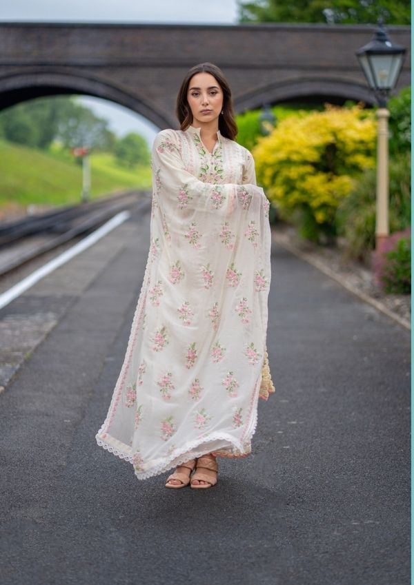 Meeraki Ivory Women 3pcs