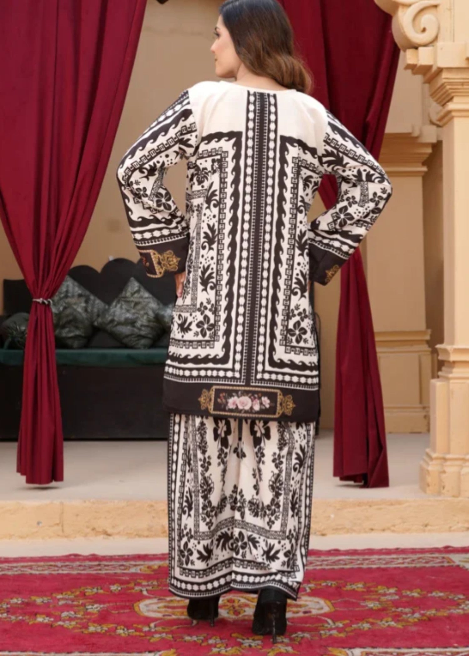 Shanghai Preet Noir Elegance Women 2pcs