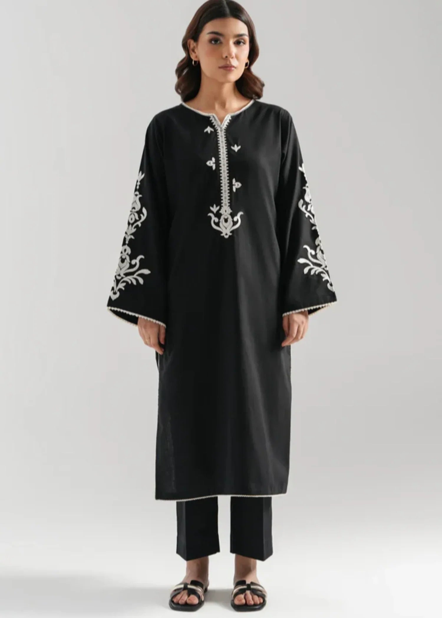 Zeen EMBROIDERED SUIT WAM25220 Women 2pcs