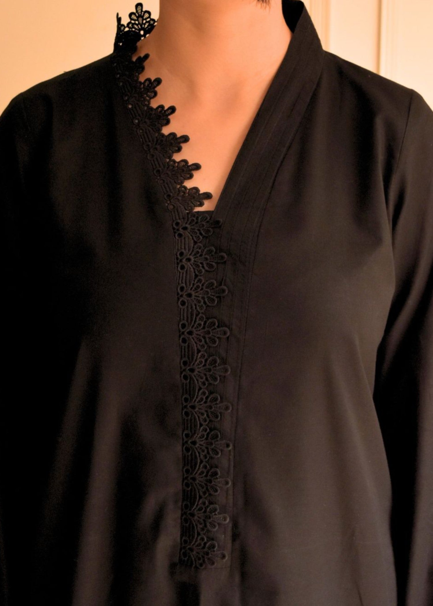 Baposh Black Kurta Set Women 2pcs