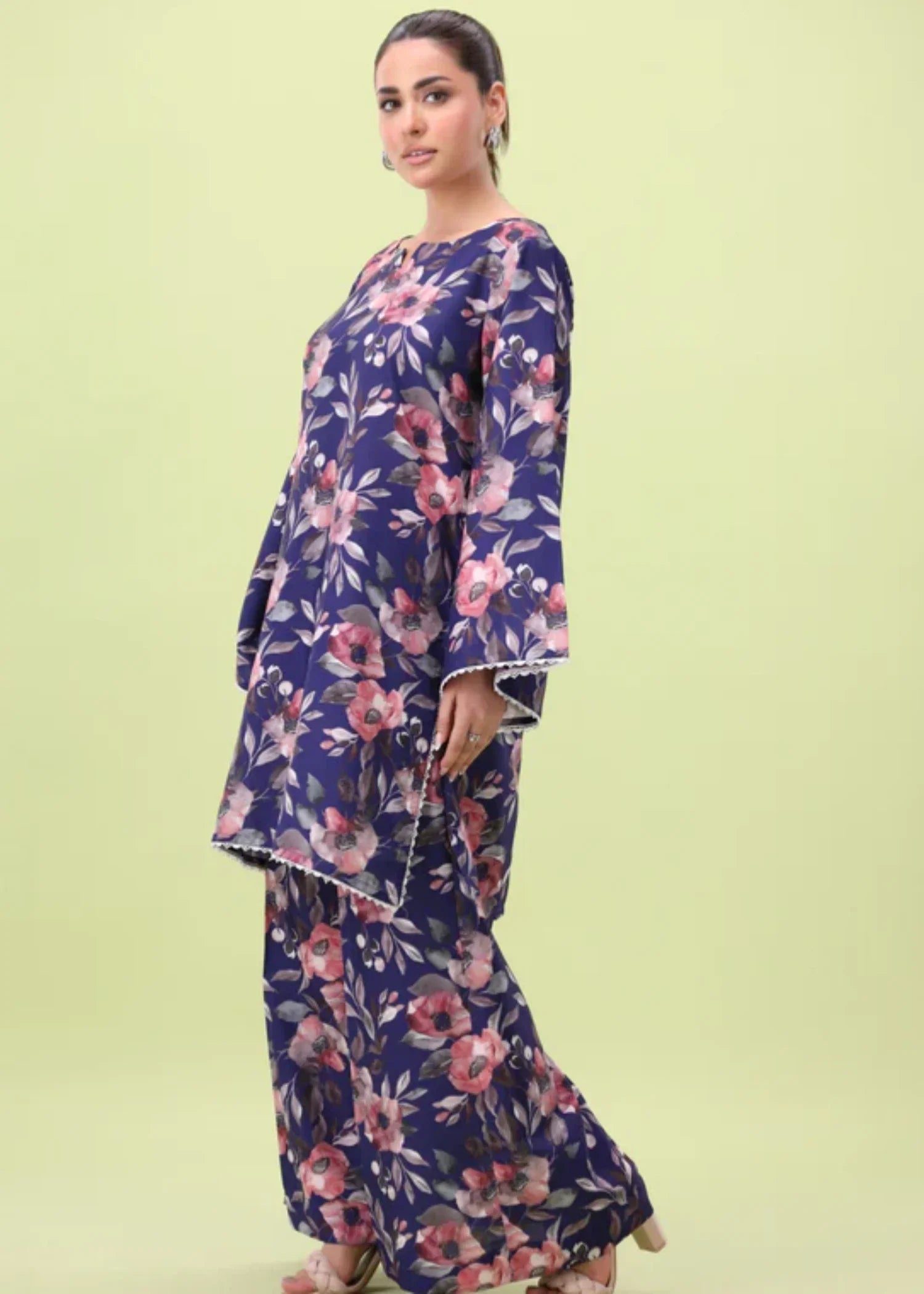 Mohagni GM 05 STITCHED Women 2pcs