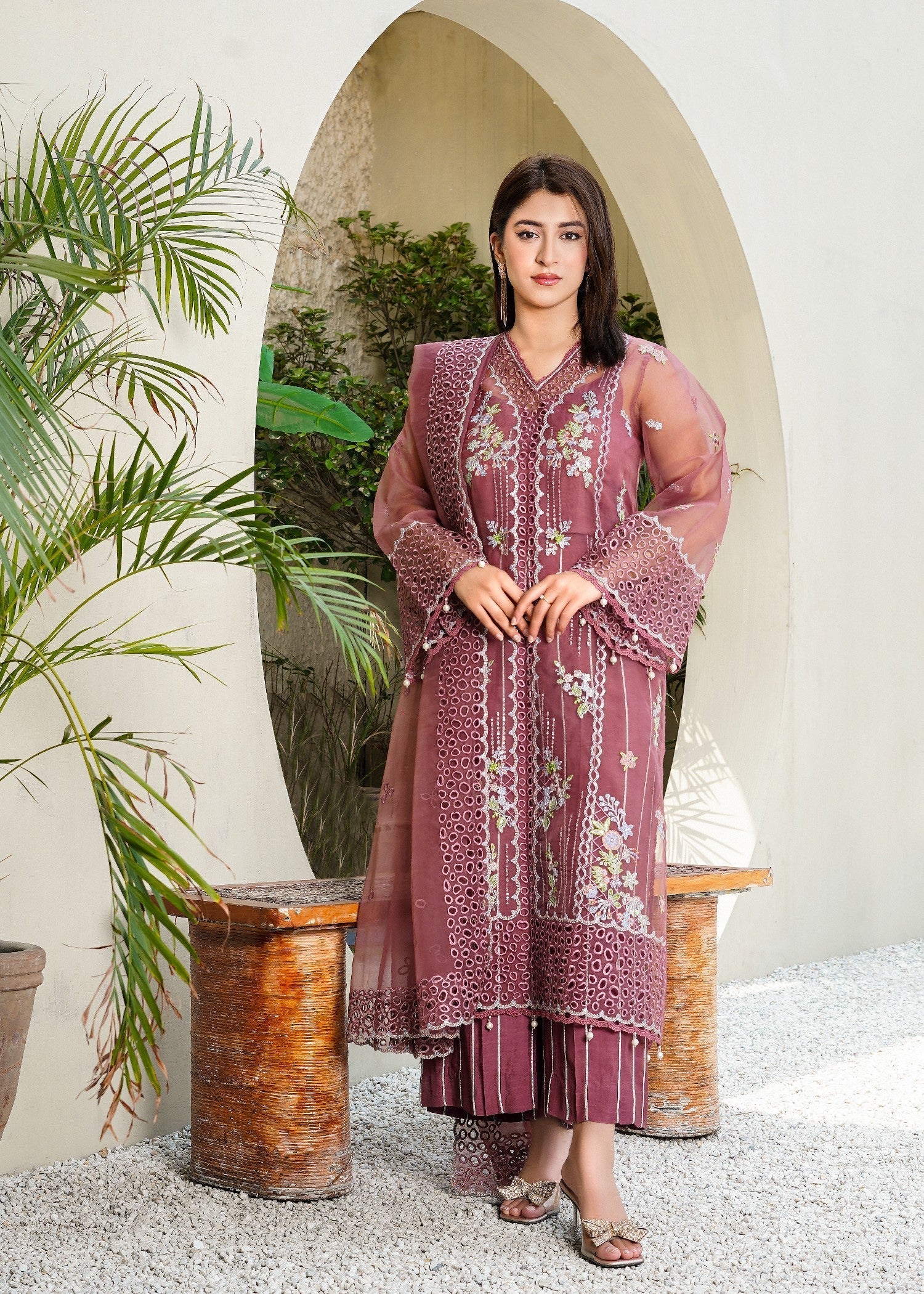 Surmai MAYA Embroidered Women 4pcs